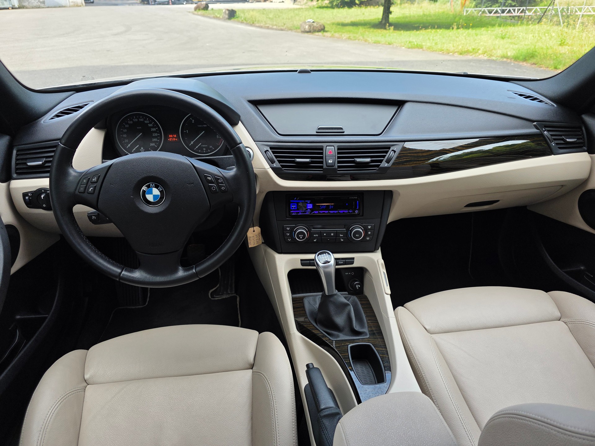 BMW X1 xDrive 20d-image-19