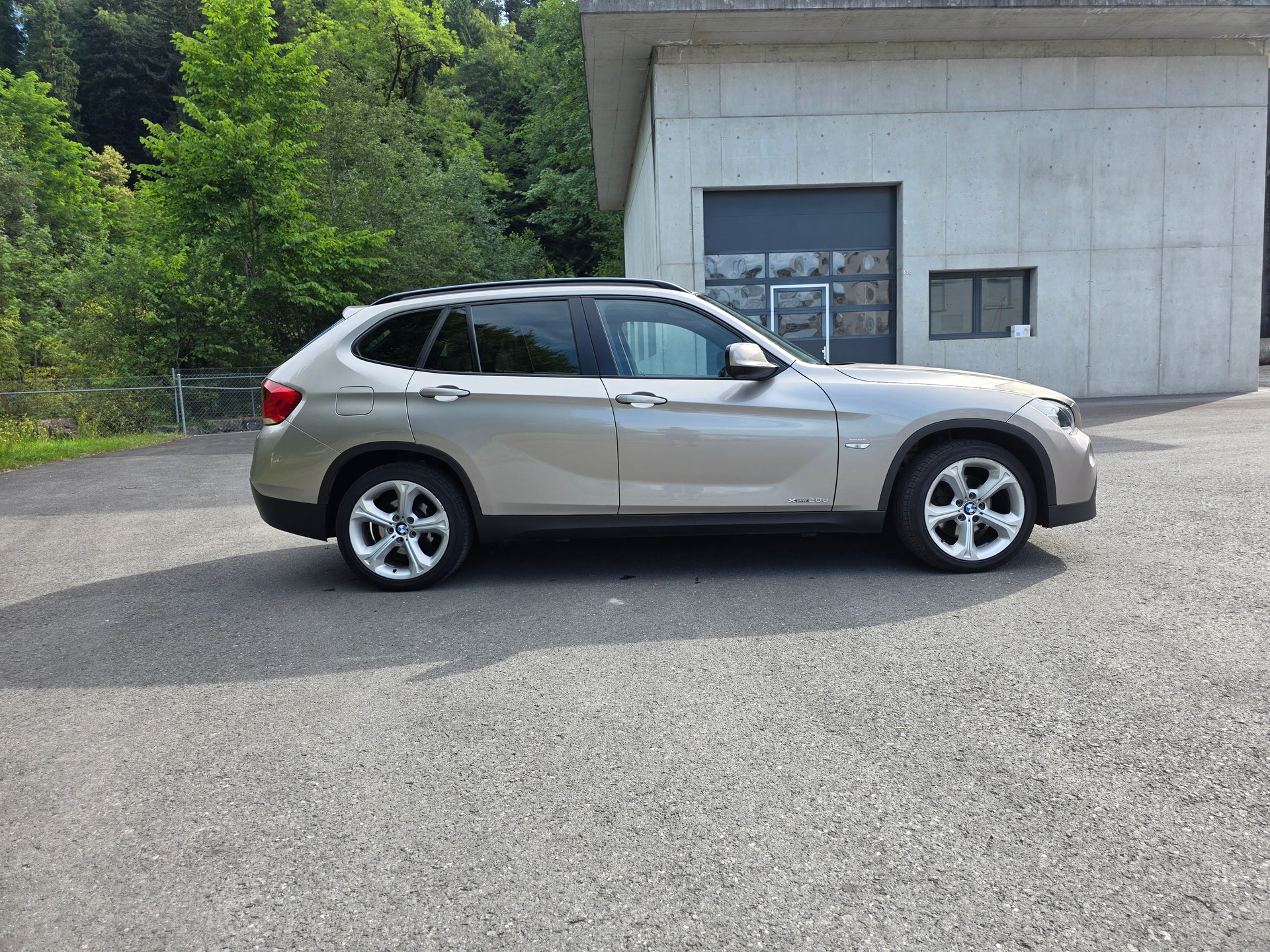 BMW X1 xDrive 20d-image-9
