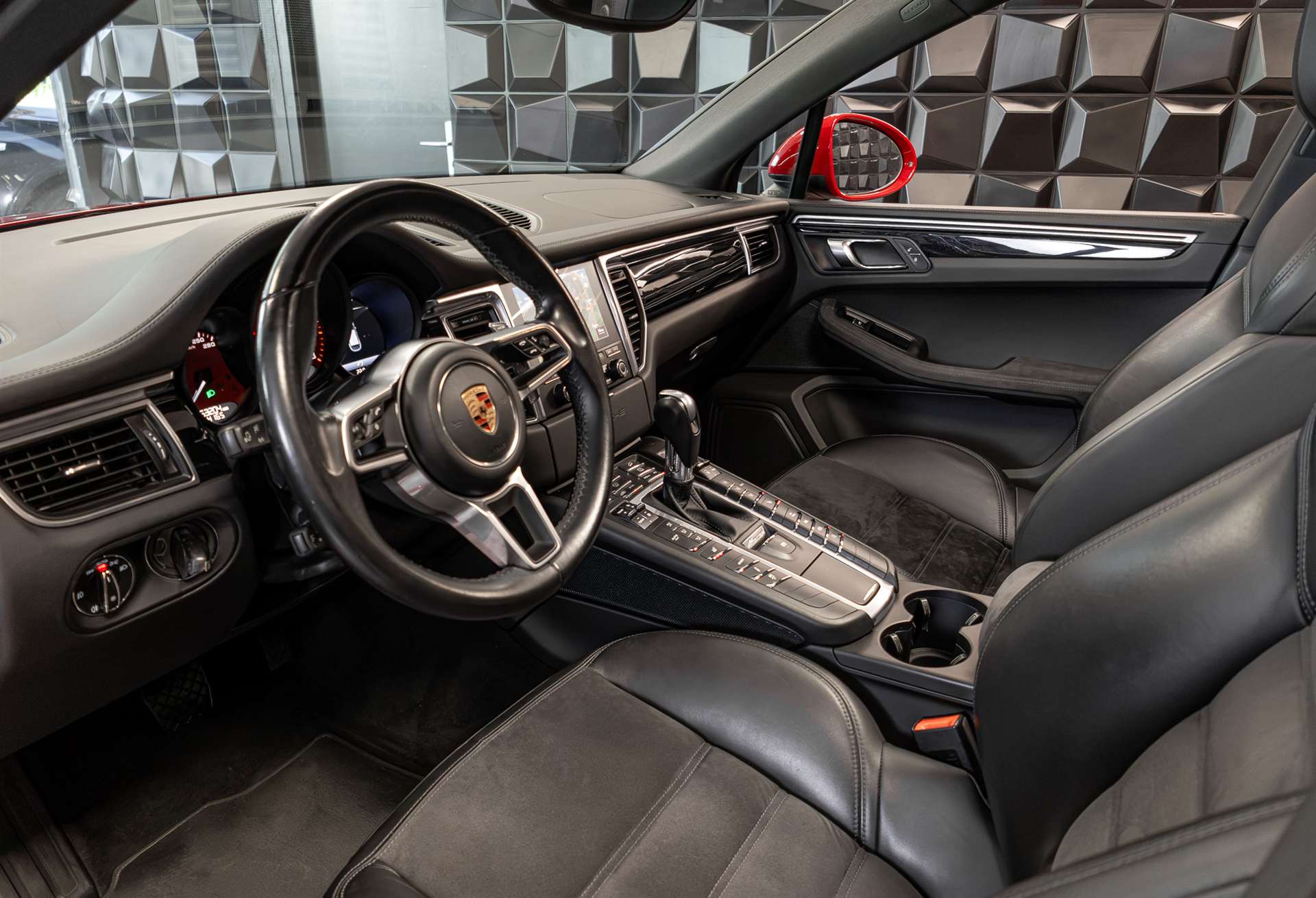 PORSCHE Macan GTS PDK-image-14