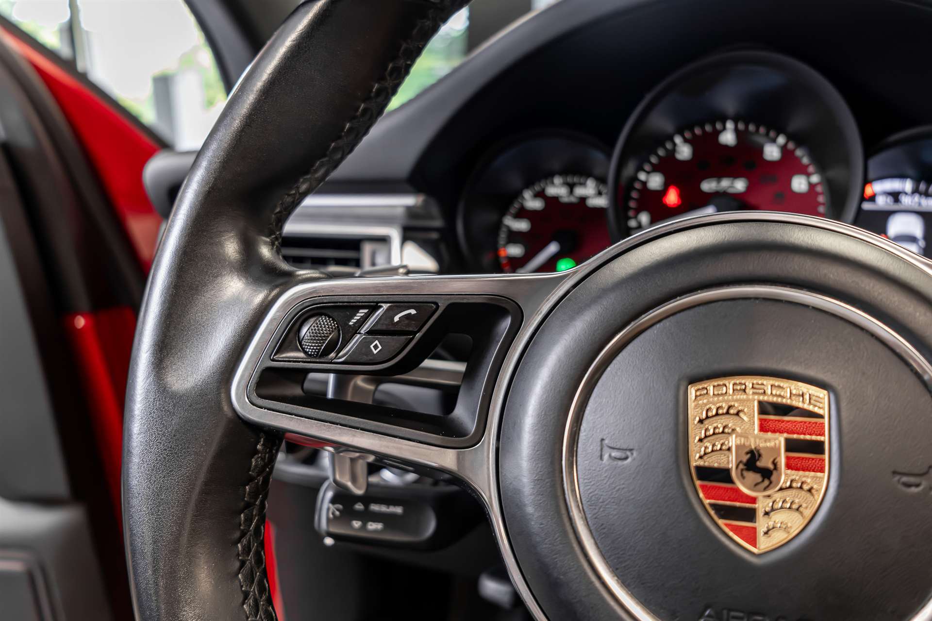 PORSCHE Macan GTS PDK-image-8
