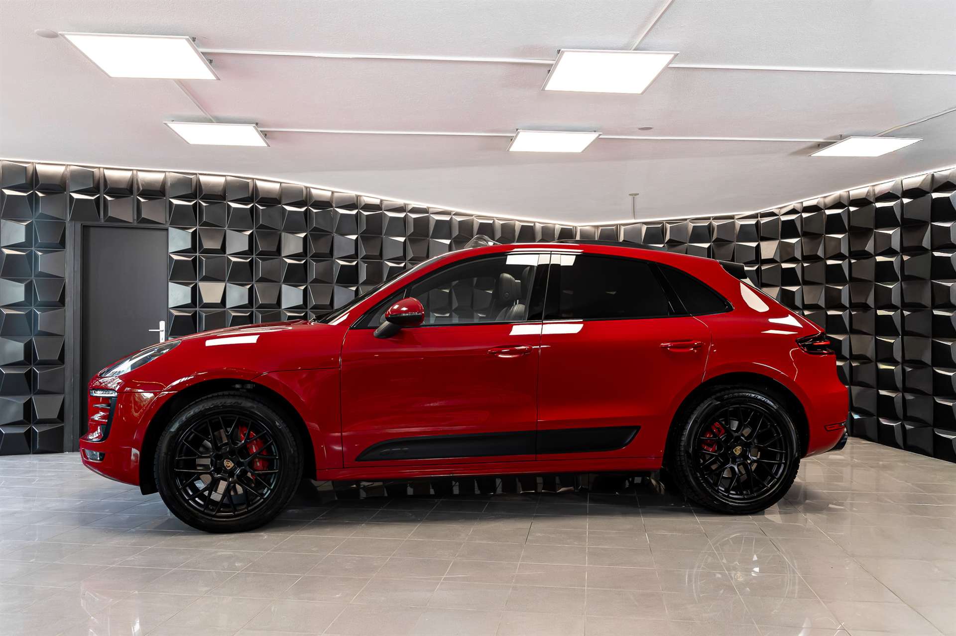 PORSCHE Macan GTS PDK-showroom-element-1
