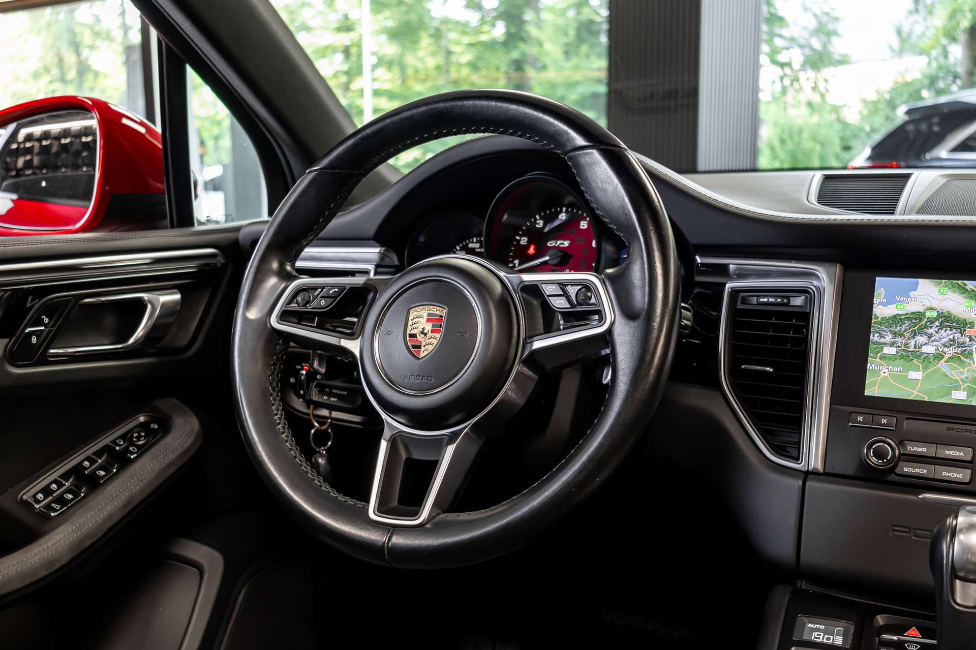 PORSCHE Macan GTS PDK-image-7