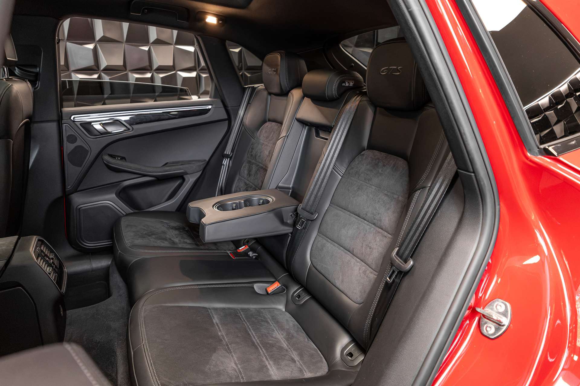 PORSCHE Macan GTS PDK-image-24