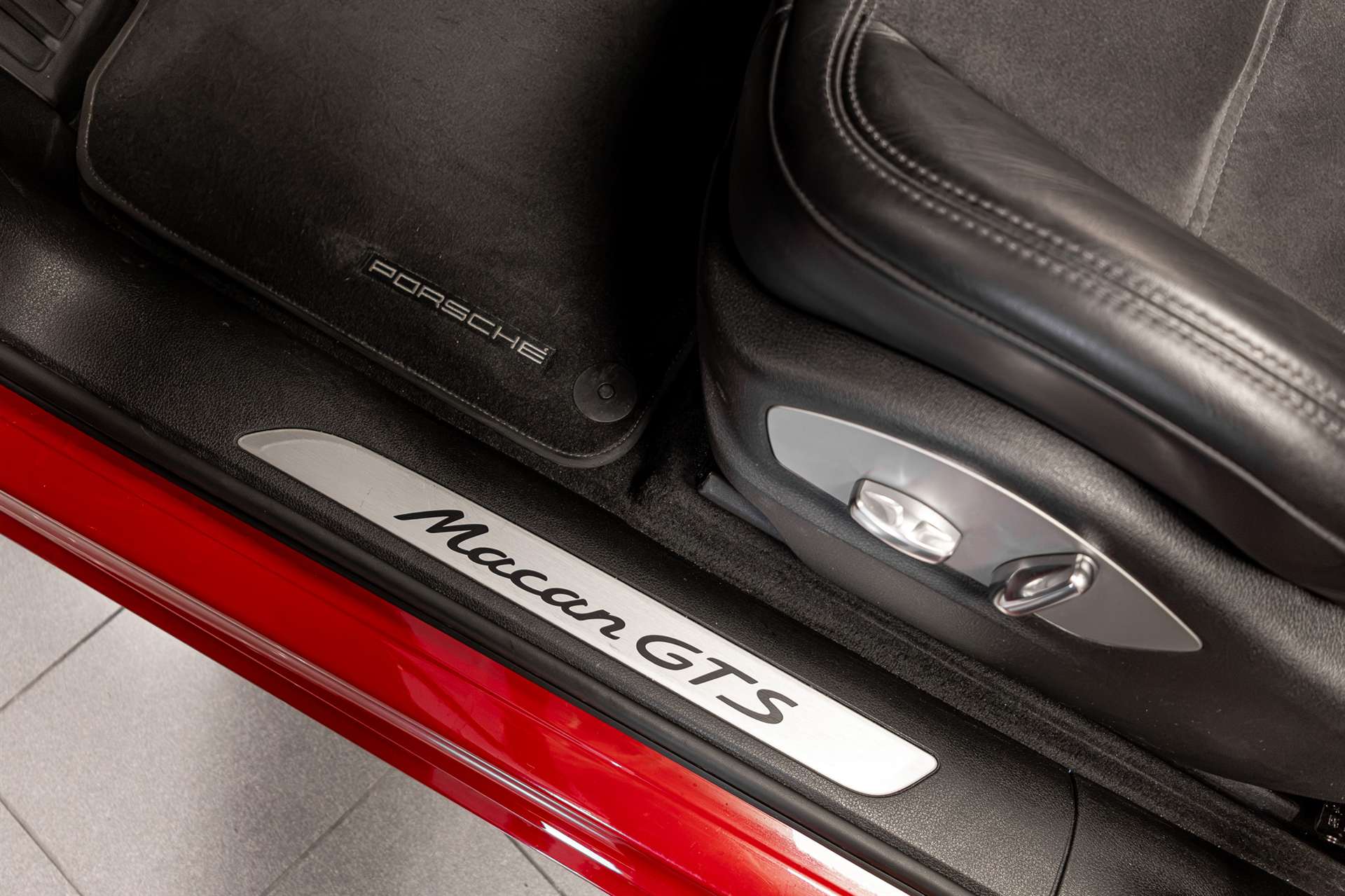 PORSCHE Macan GTS PDK-image-13