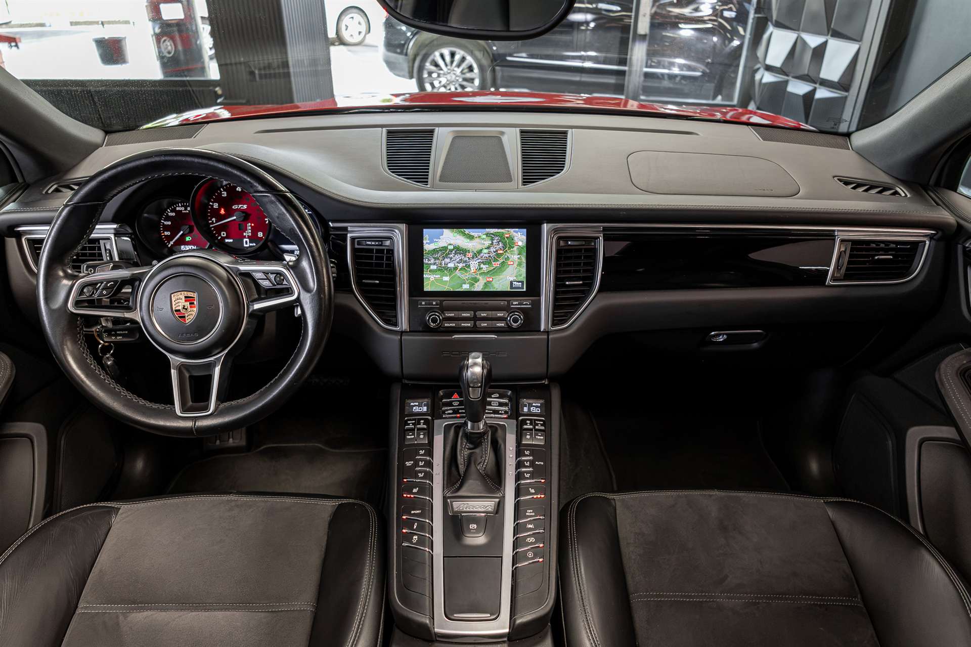 PORSCHE Macan GTS PDK-image-6