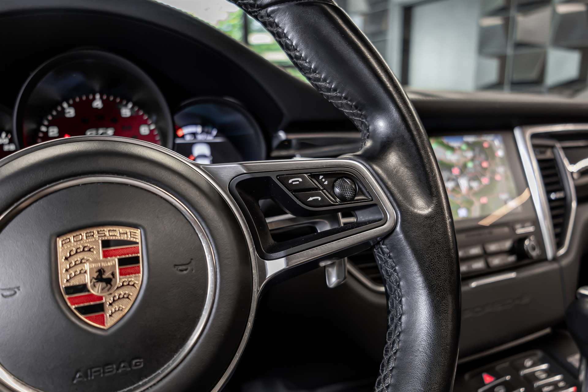 PORSCHE Macan GTS PDK-image-10