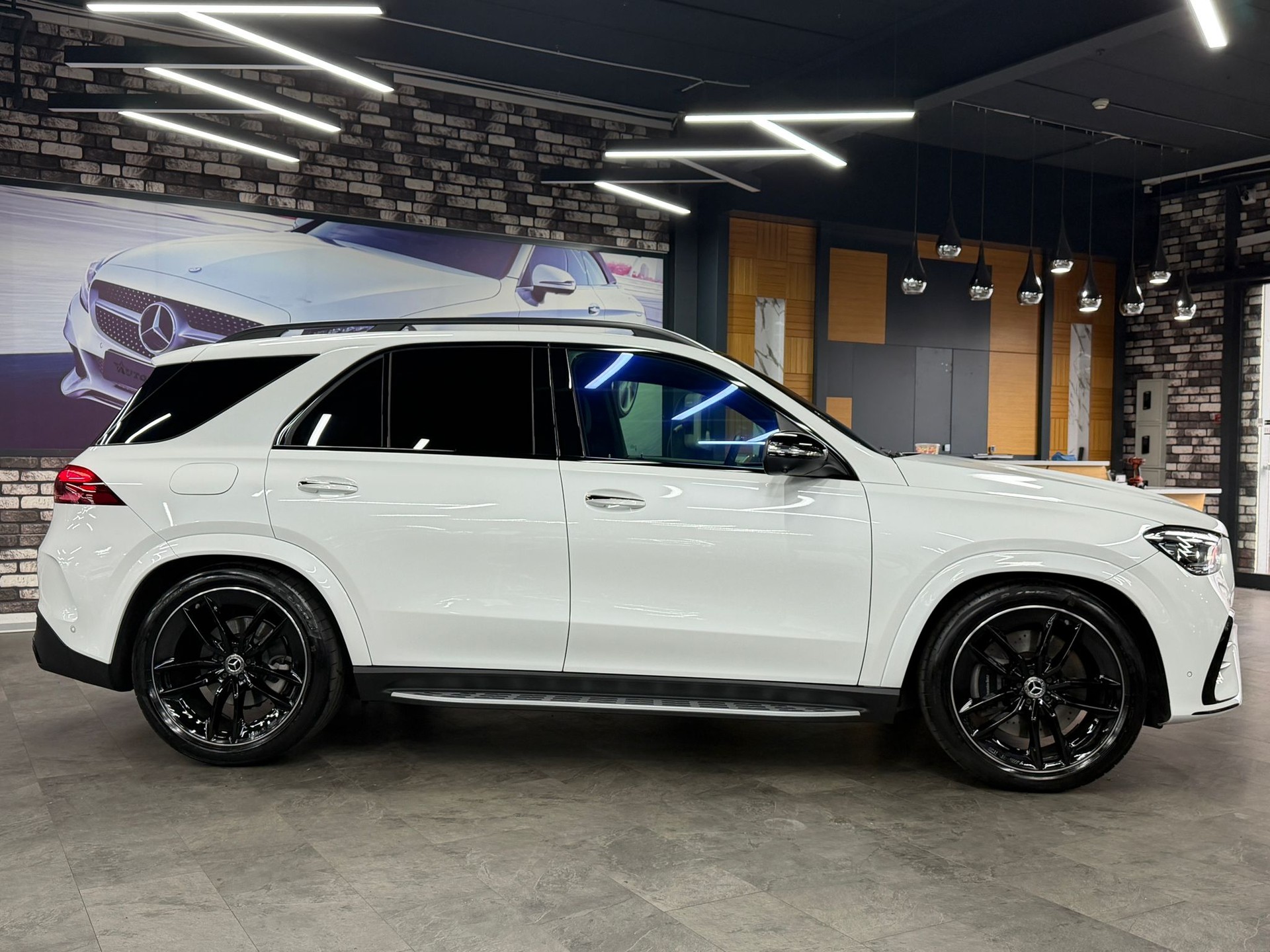 MERCEDES-BENZ GLE 450 d 4Matic ( GLE 53 AMG BODY KIT ) 9G-Tronic-image-4