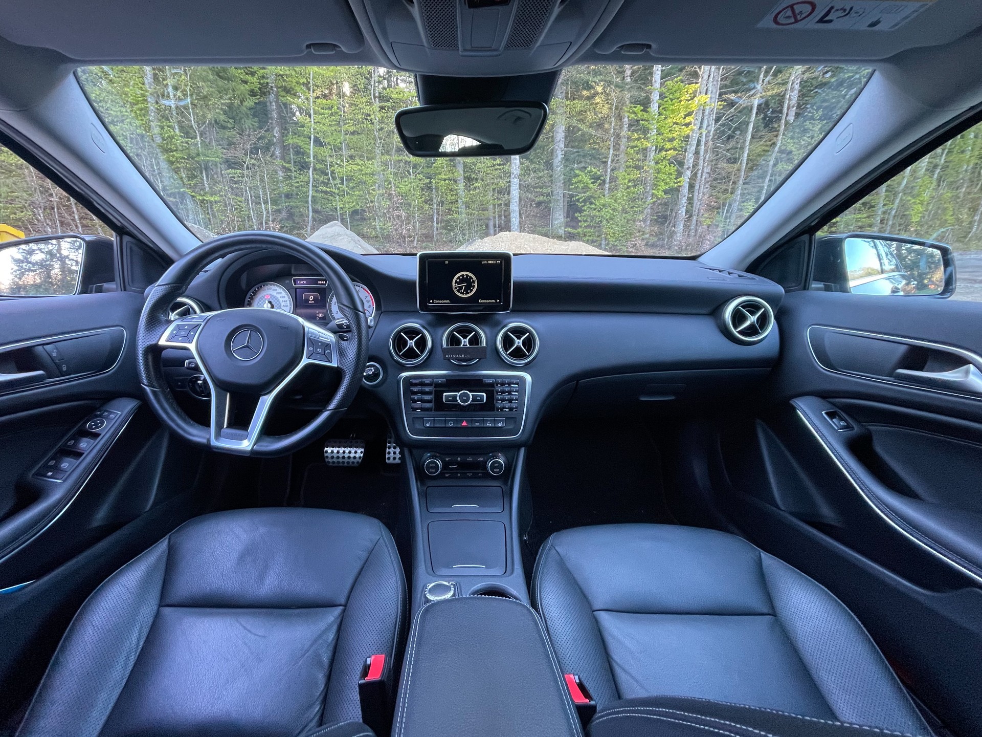 MERCEDES-BENZ A 250 AMG Line 4m-image-4