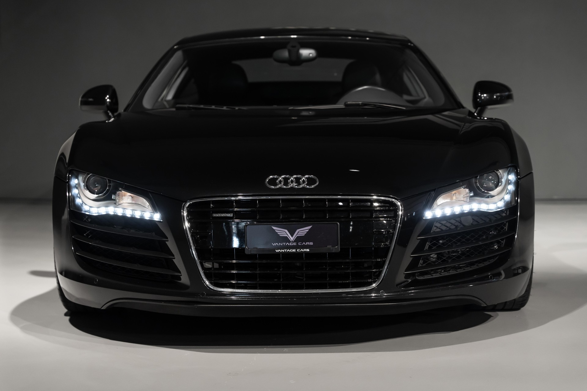 AUDI R8 Coupé 4.2 FSI V8 quattro R-Tronic-image-4