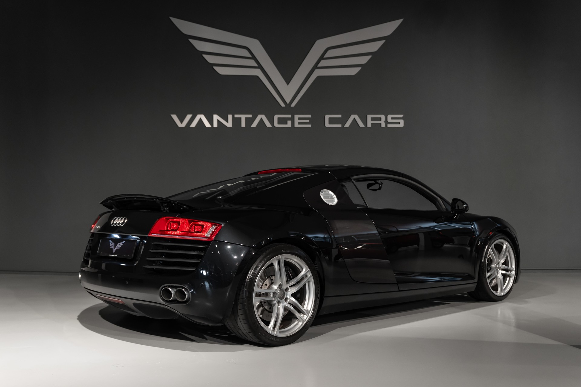 AUDI R8 Coupé 4.2 FSI V8 quattro R-Tronic-image-2