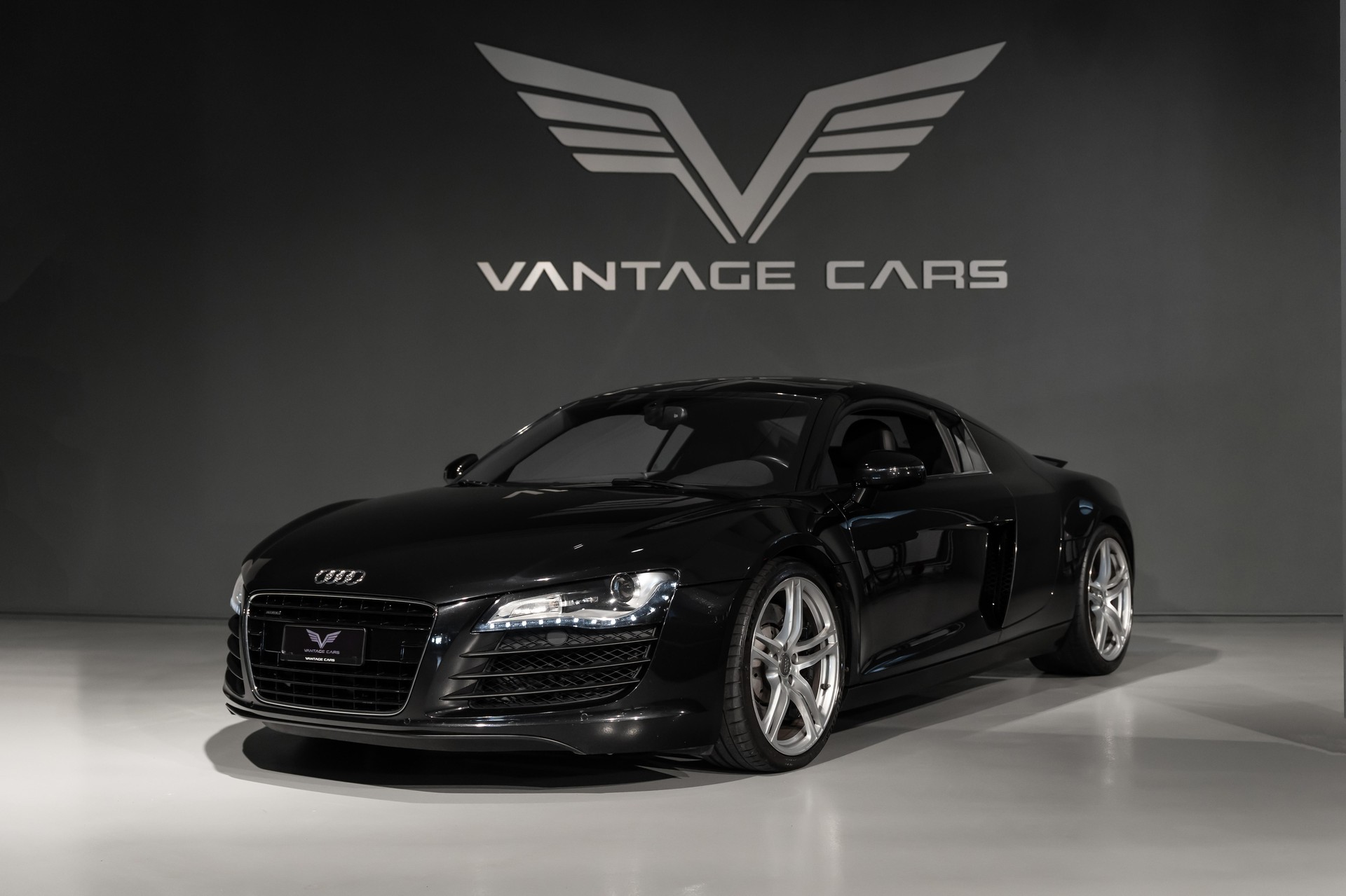 AUDI R8 Coupé 4.2 FSI V8 quattro R-Tronic-image-0