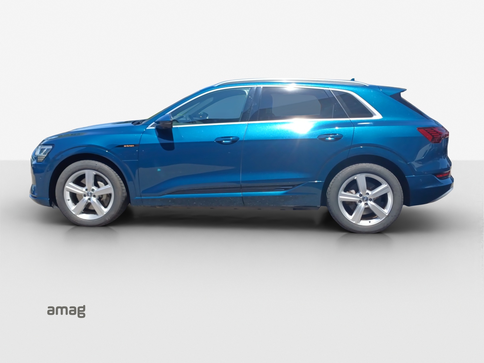 AUDI e-tron 55 Advanced quattro-image-1