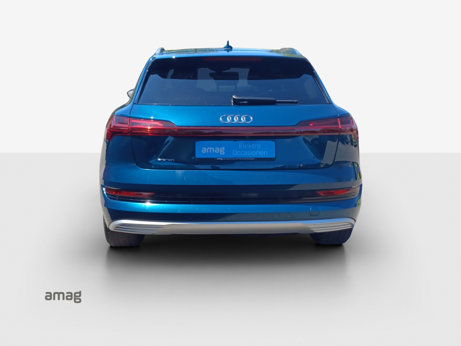AUDI e-tron 55 Advanced quattro-image-4