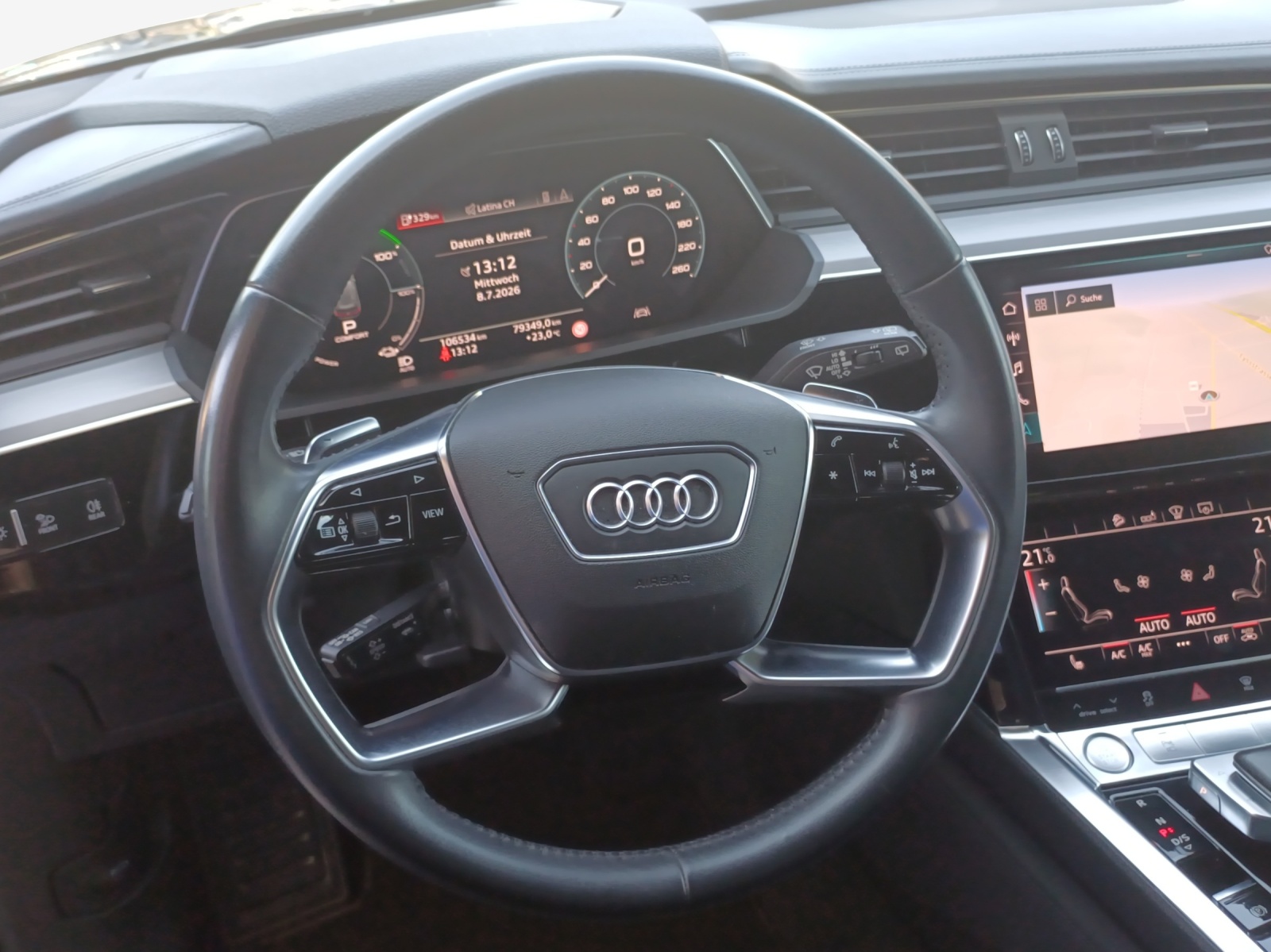 AUDI e-tron 55 Advanced quattro-image-10
