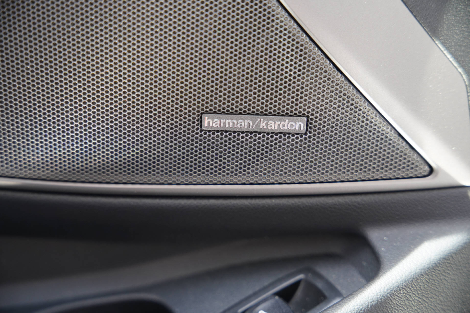 BMW M3 Touring xDrive Competition M-image-15