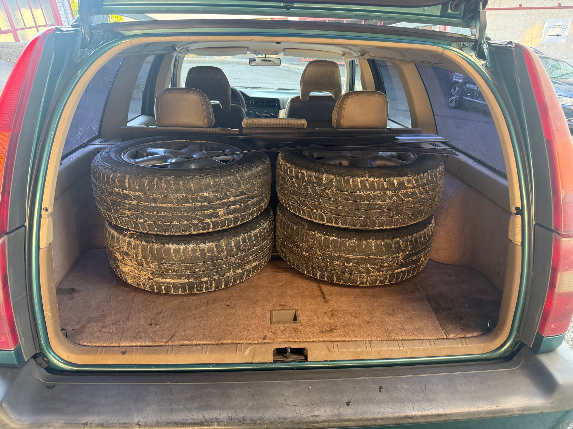 VOLVO 850 2.5-image-11