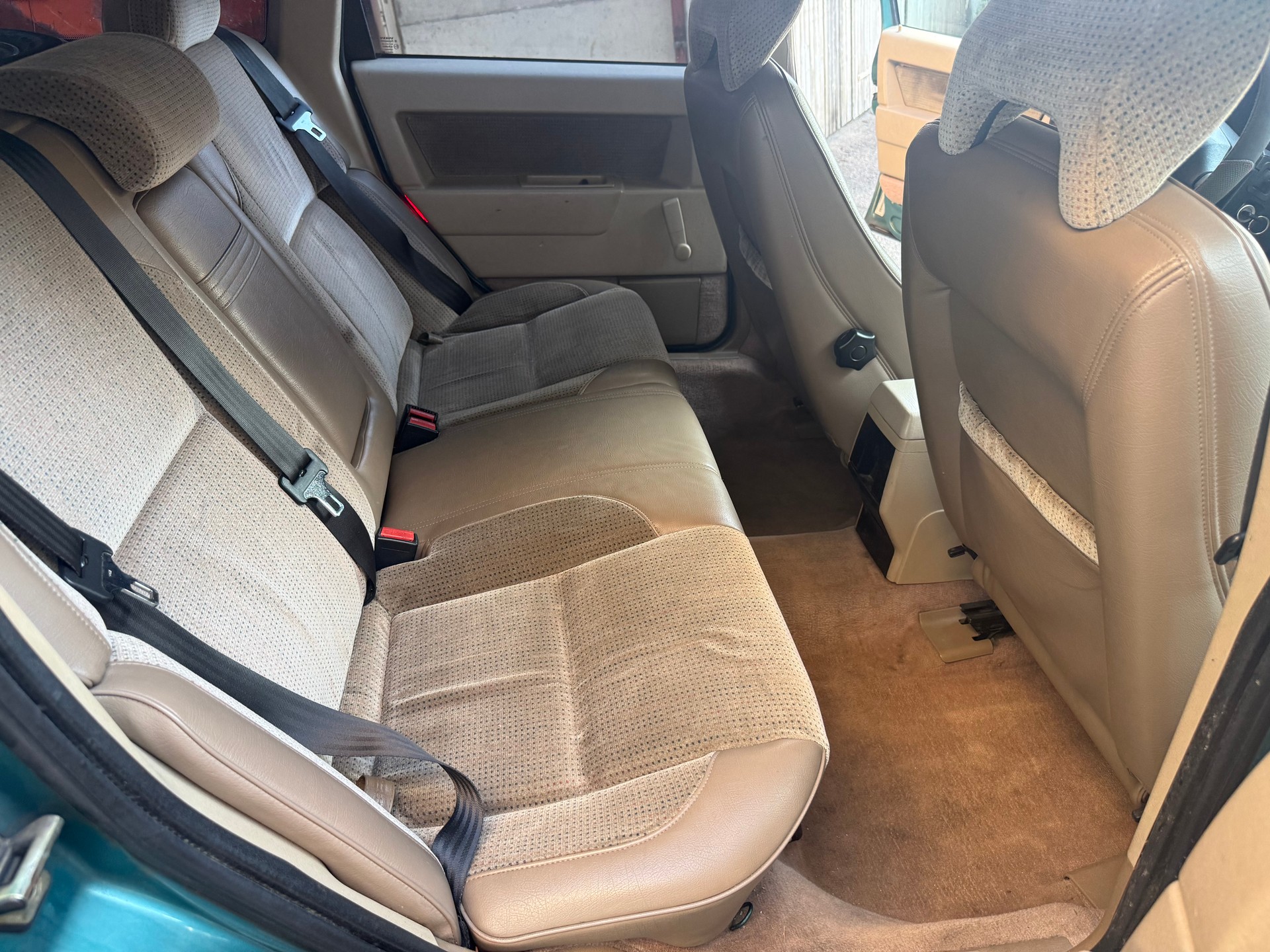 VOLVO 850 2.5-image-9