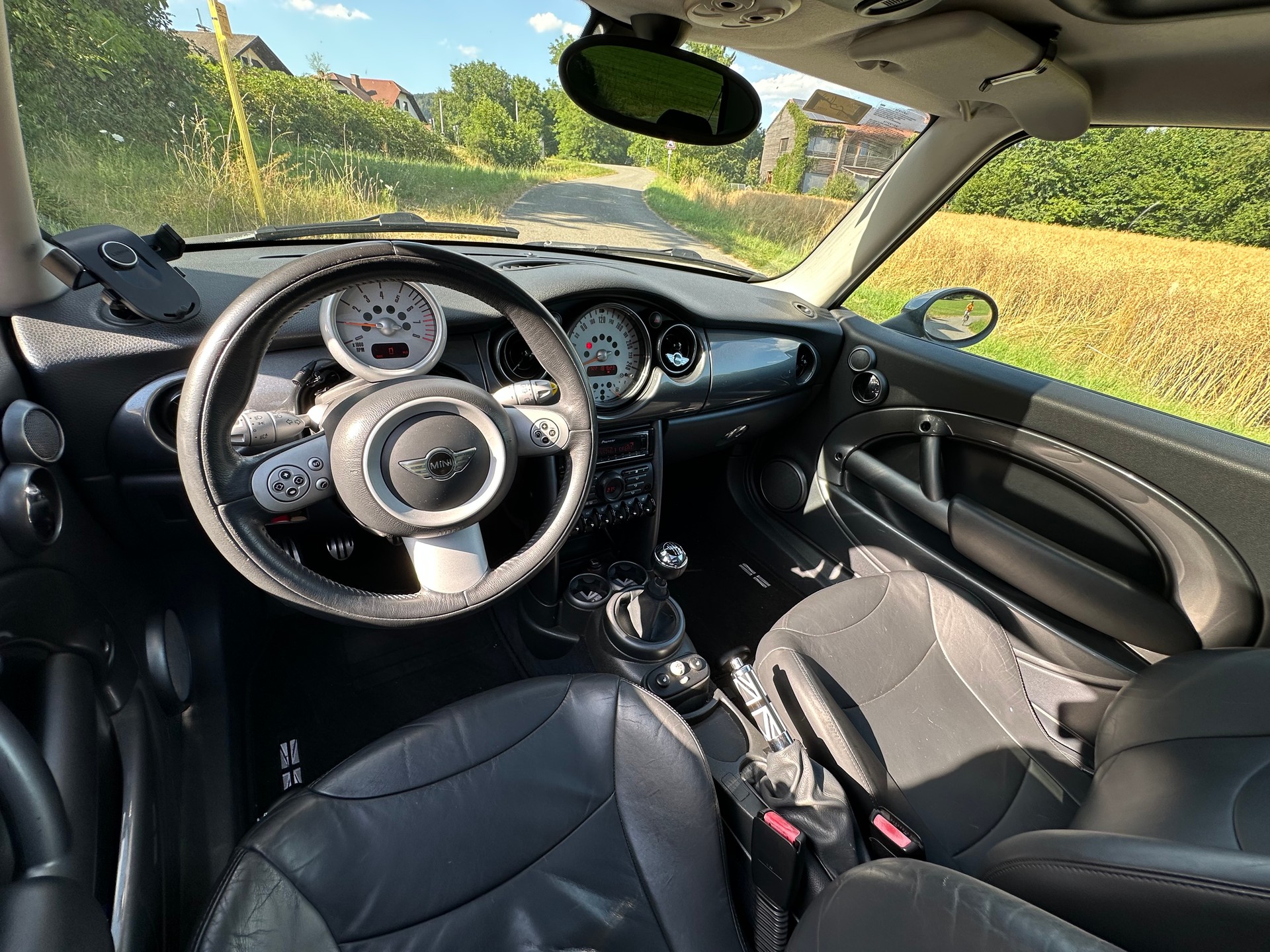 MINI 1.6i Cooper S-image-6