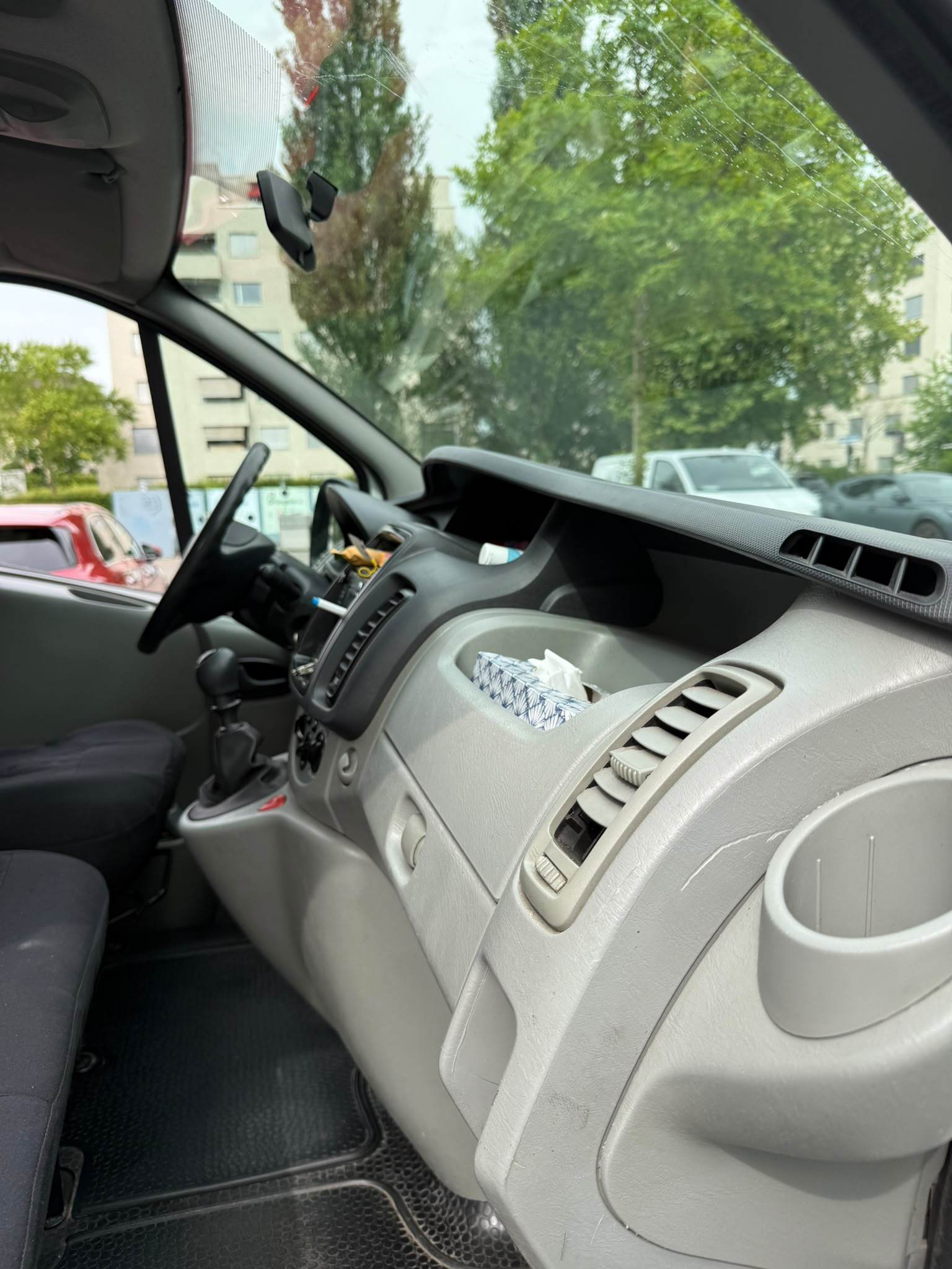 OPEL VIVARO-image-10