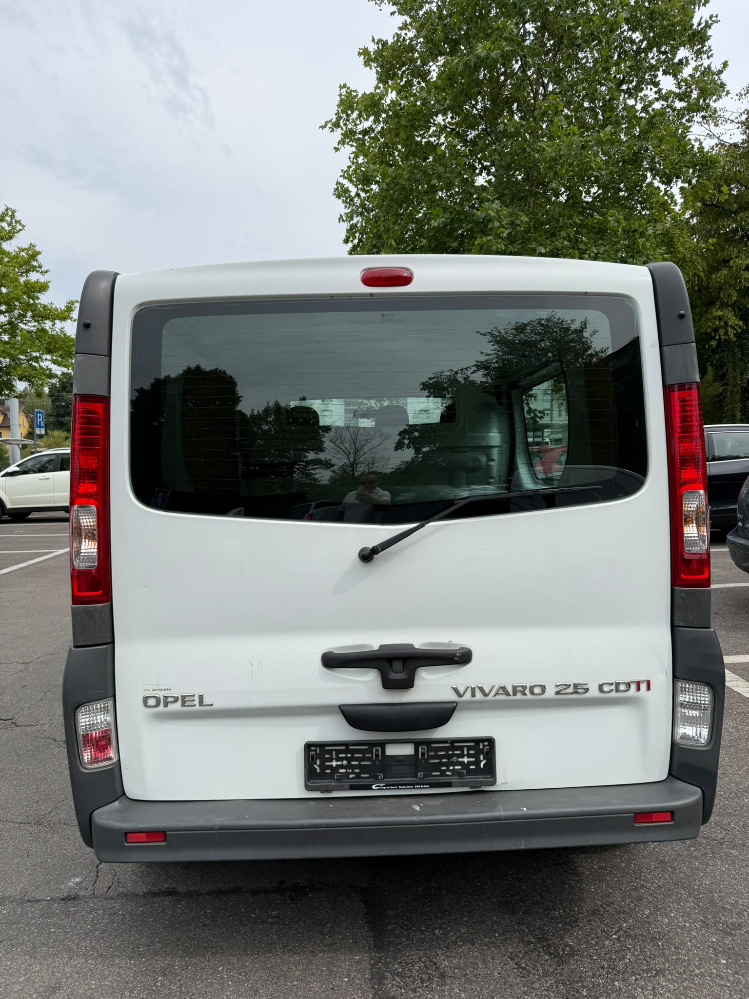 OPEL VIVARO-image-2