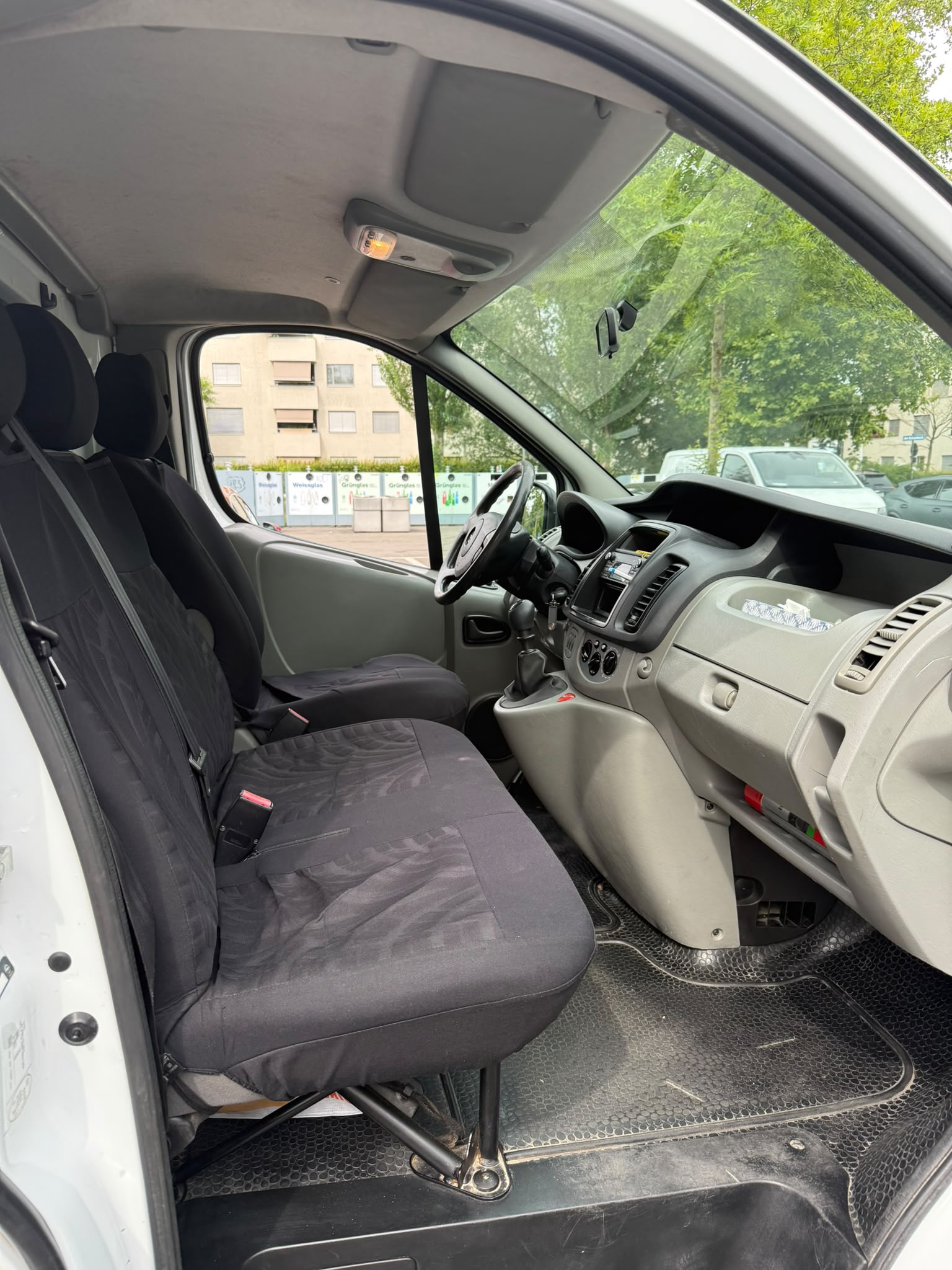 OPEL VIVARO-image-8