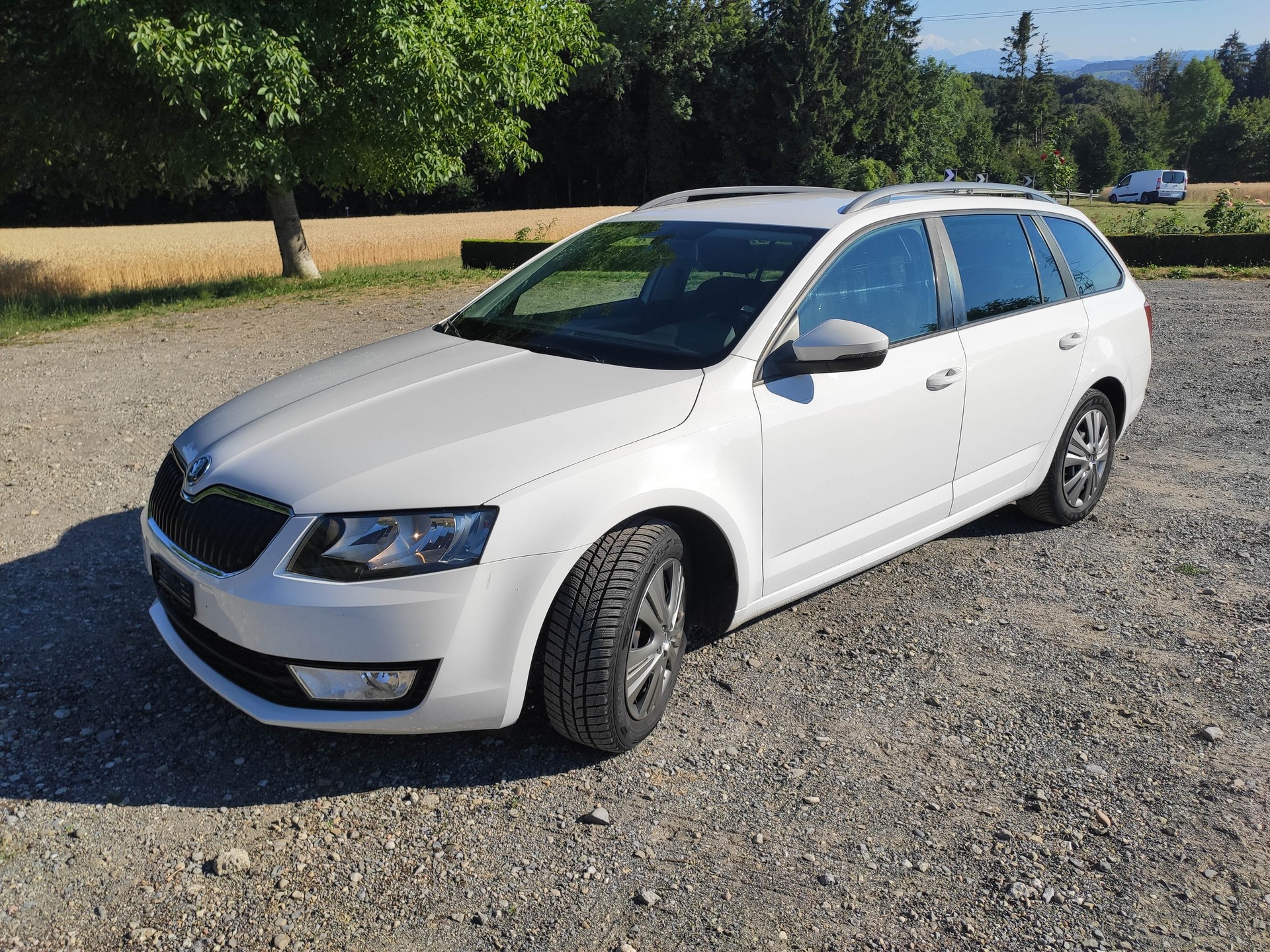 SKODA Octavia Combi 1.6 TDI Ambition DSG-image-2
