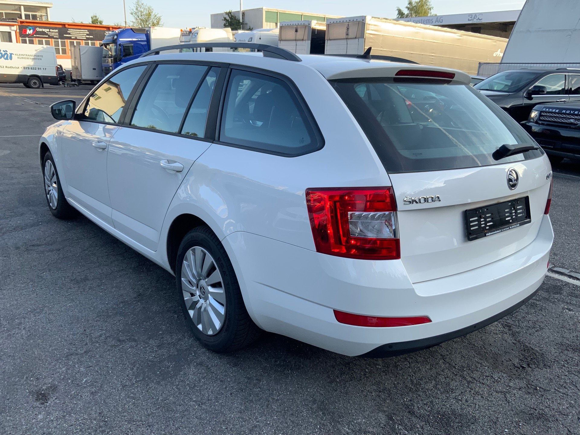 SKODA Octavia Combi 1.4 TSI Ambition-image-4