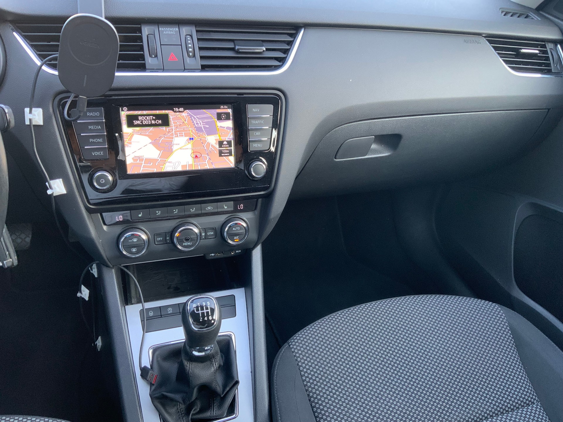SKODA Octavia Combi 1.4 TSI Ambition-image-9