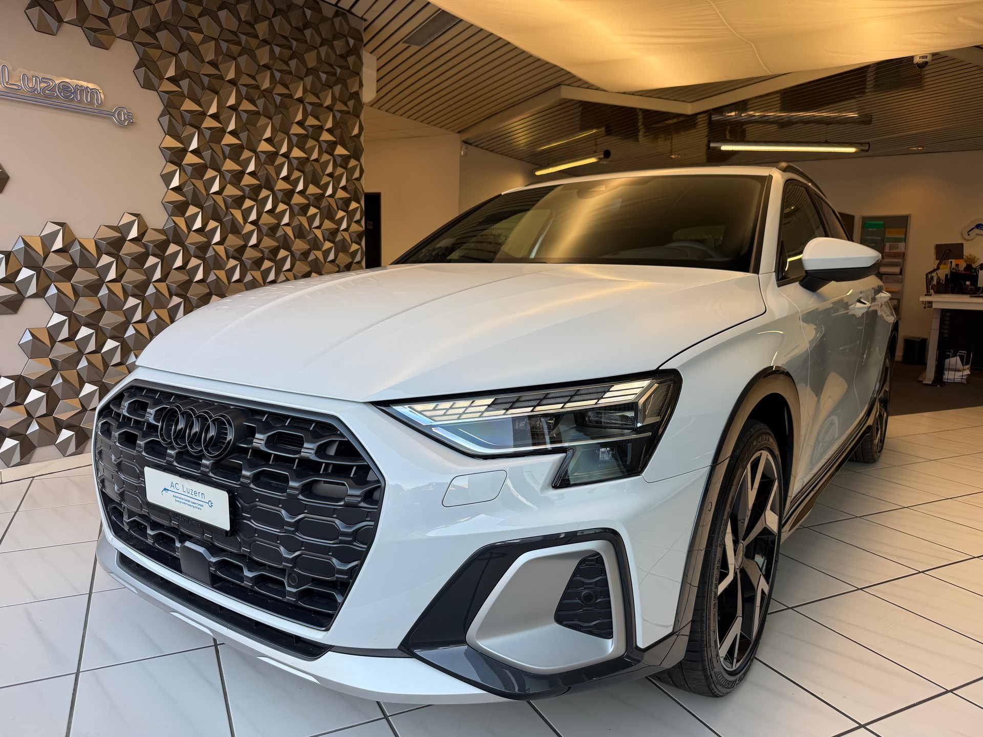 AUDI A3 allstreet 35 TFSI Attraction S-tronic-image-0