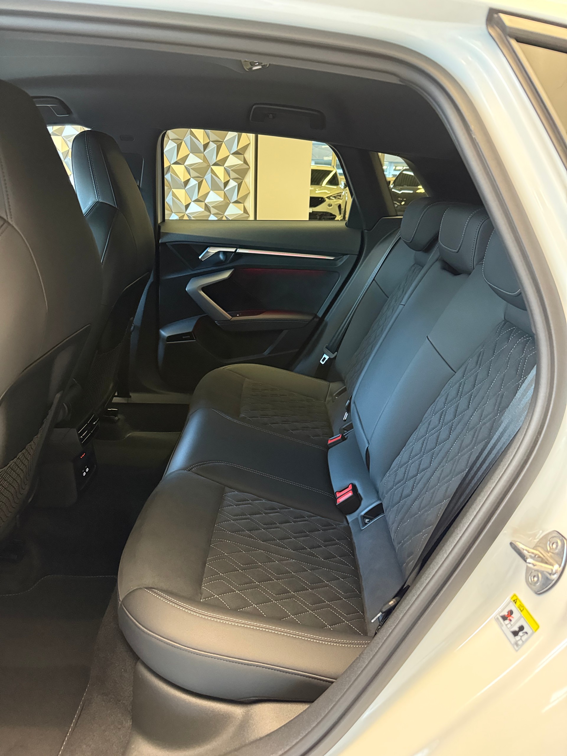 AUDI A3 allstreet 35 TFSI Attraction S-tronic-image-8
