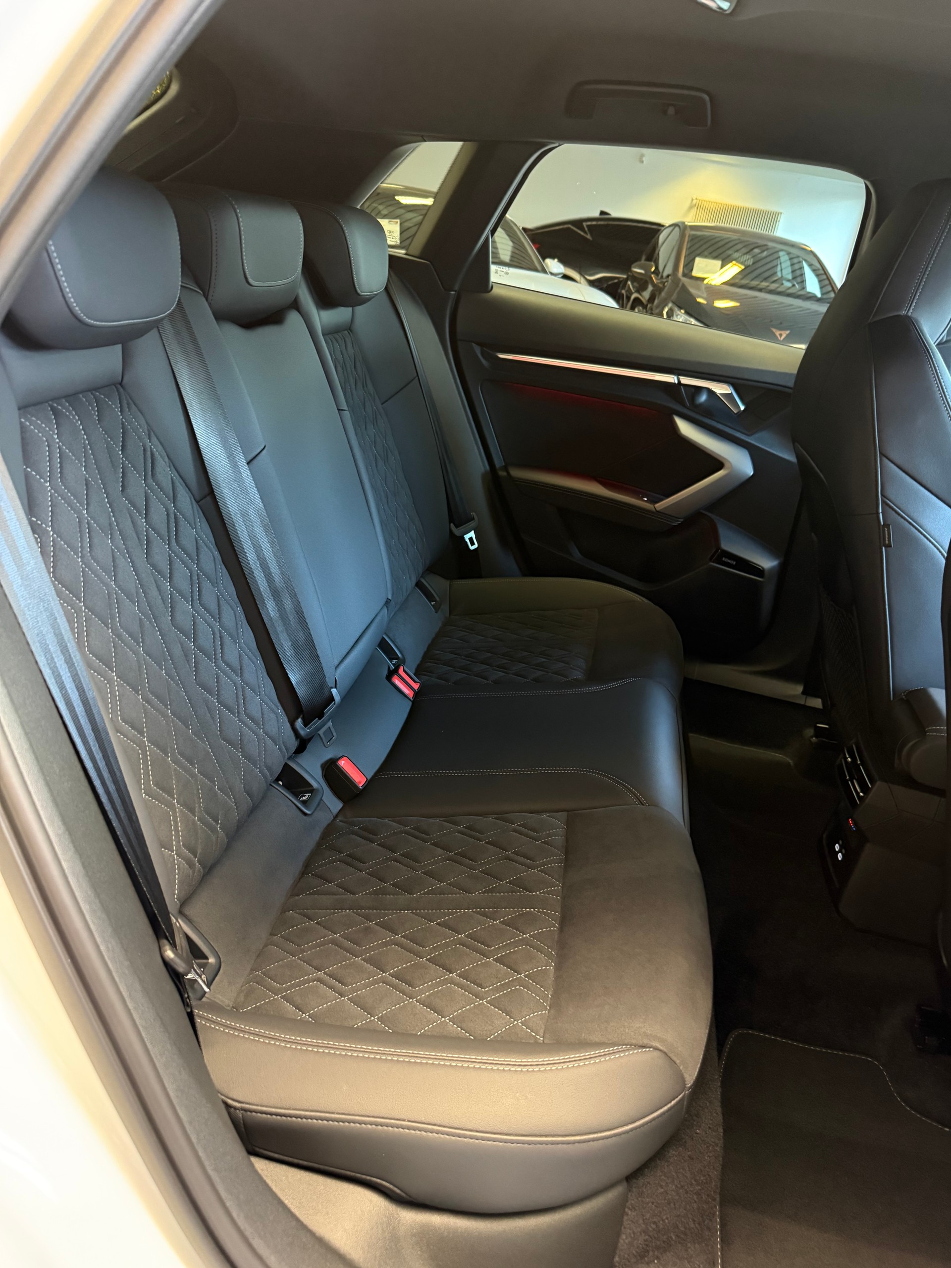 AUDI A3 allstreet 35 TFSI Attraction S-tronic-image-11