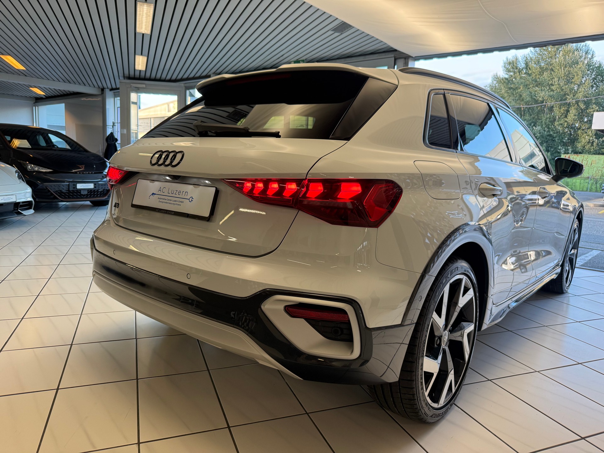 AUDI A3 allstreet 35 TFSI Attraction S-tronic-image-2