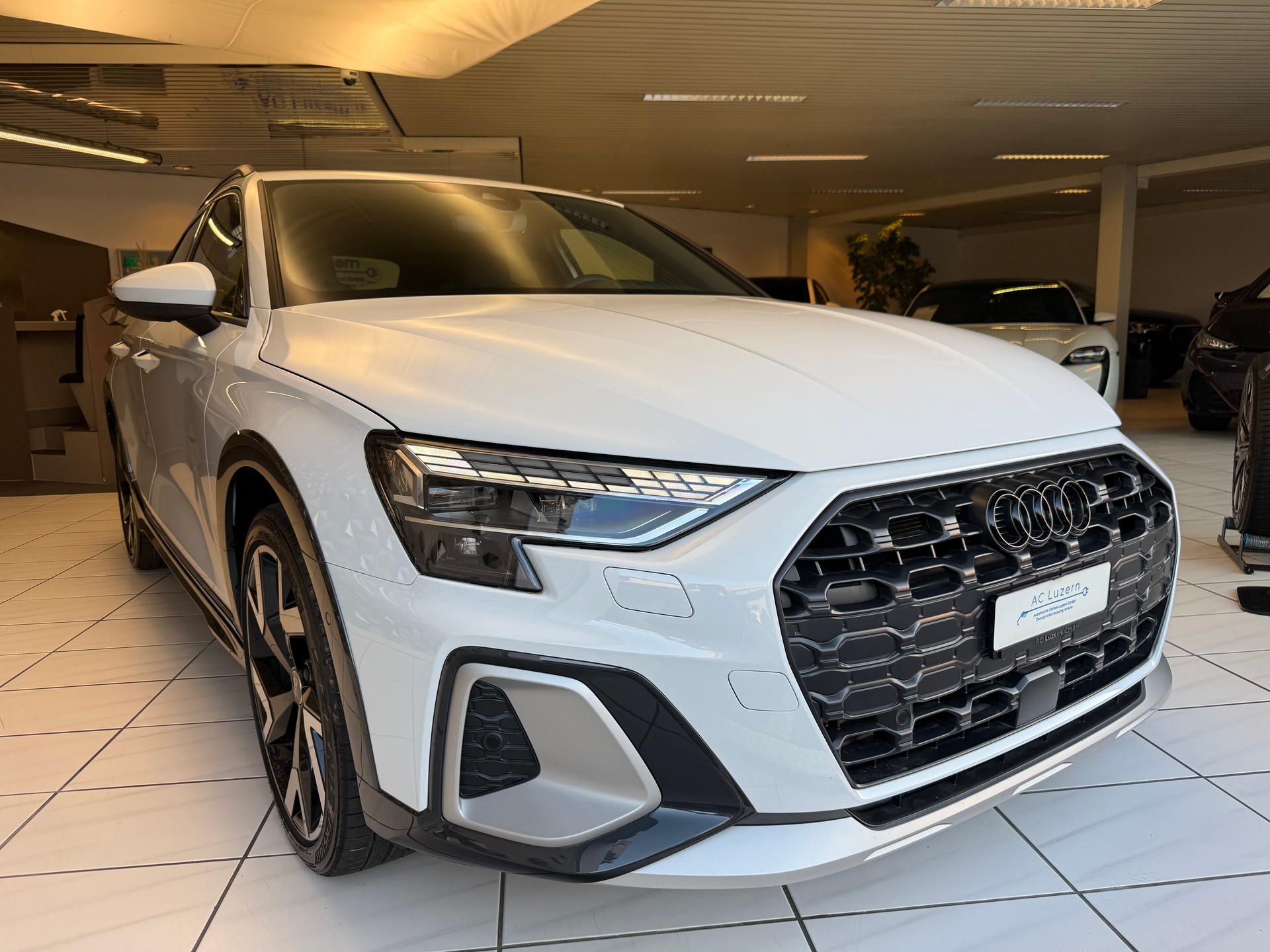 AUDI A3 allstreet 35 TFSI Attraction S-tronic-image-3