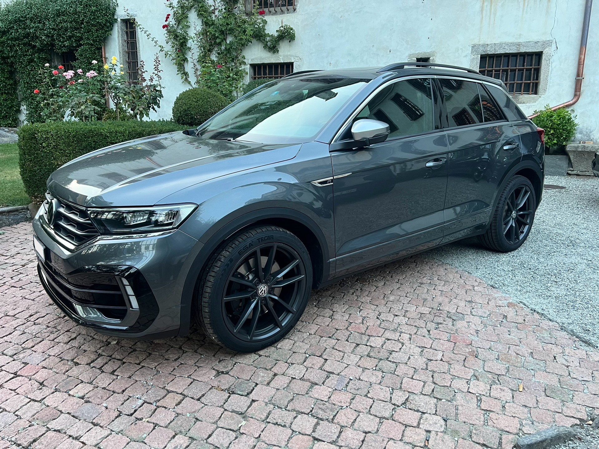 VW 2.0 TSI R DSG 4motion-image-1