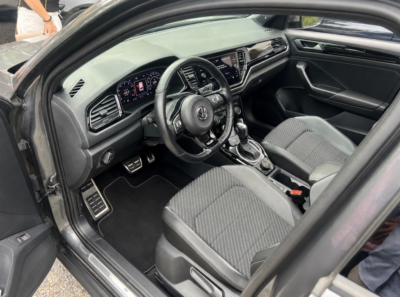 VW 2.0 TSI R DSG 4motion-image-5