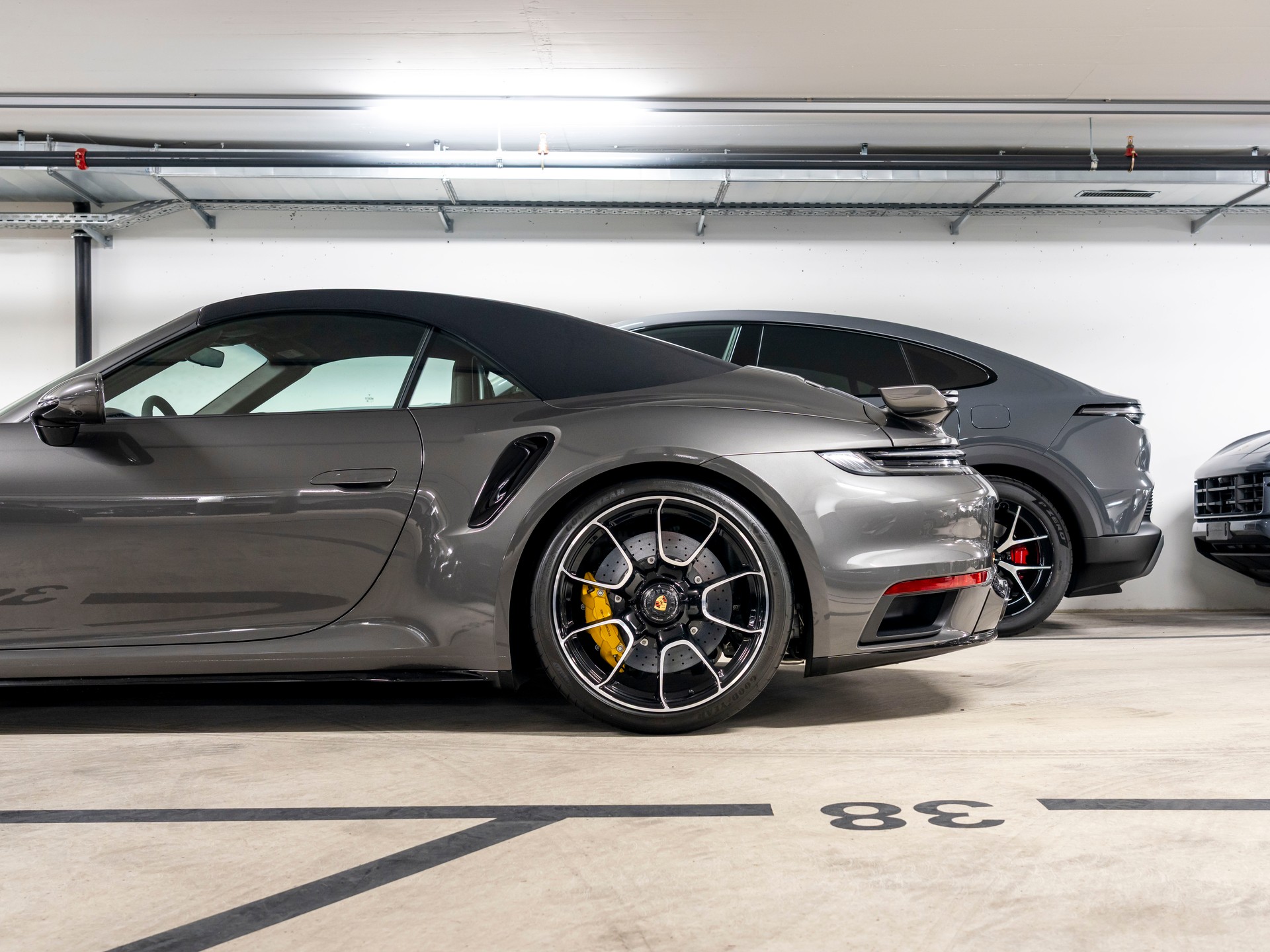 PORSCHE 911 Turbo S Cabriolet PDK-image-6