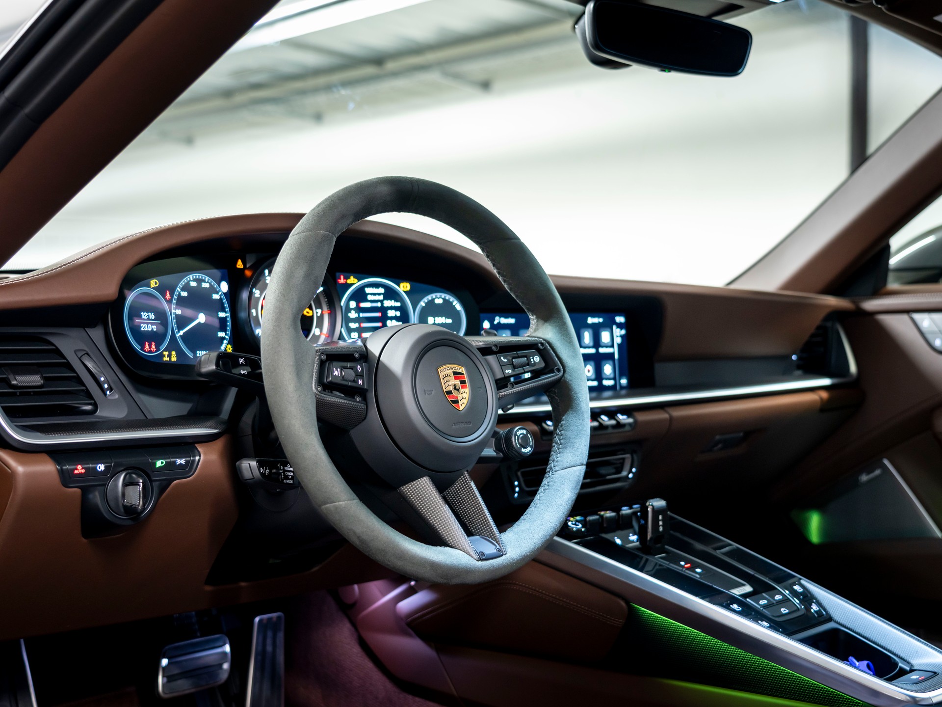 PORSCHE 911 Turbo S Cabriolet PDK-image-13