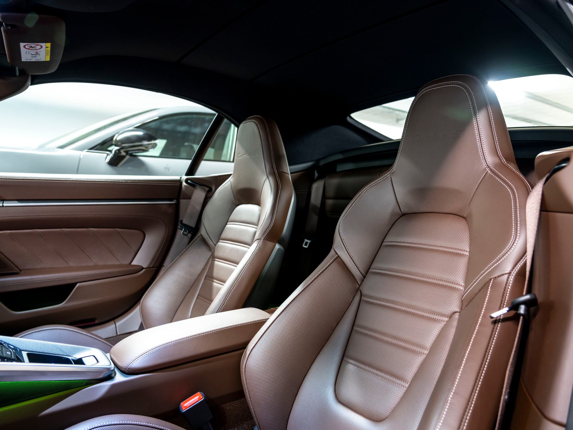 PORSCHE 911 Turbo S Cabriolet PDK-image-15