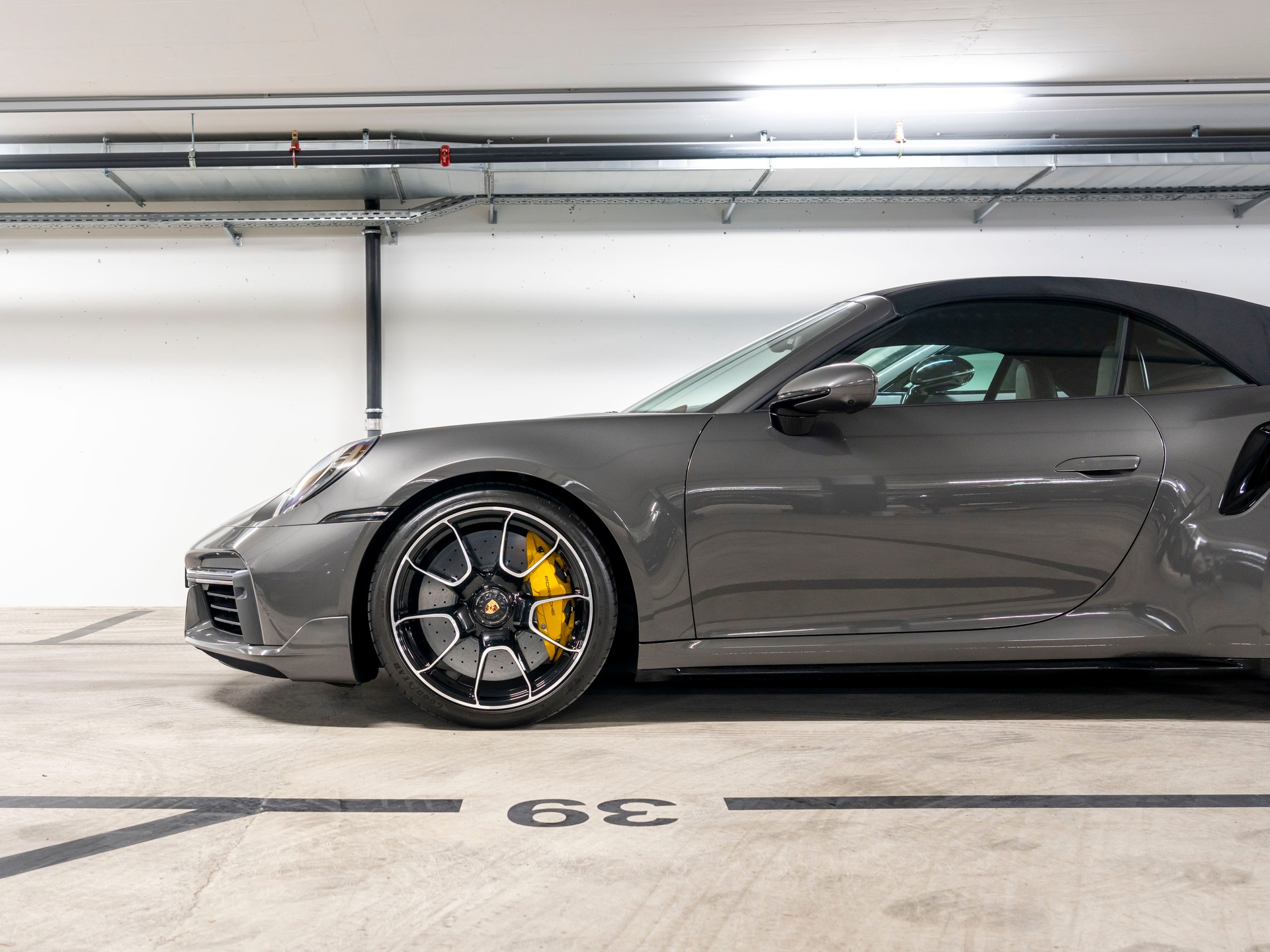 PORSCHE 911 Turbo S Cabriolet PDK-image-5