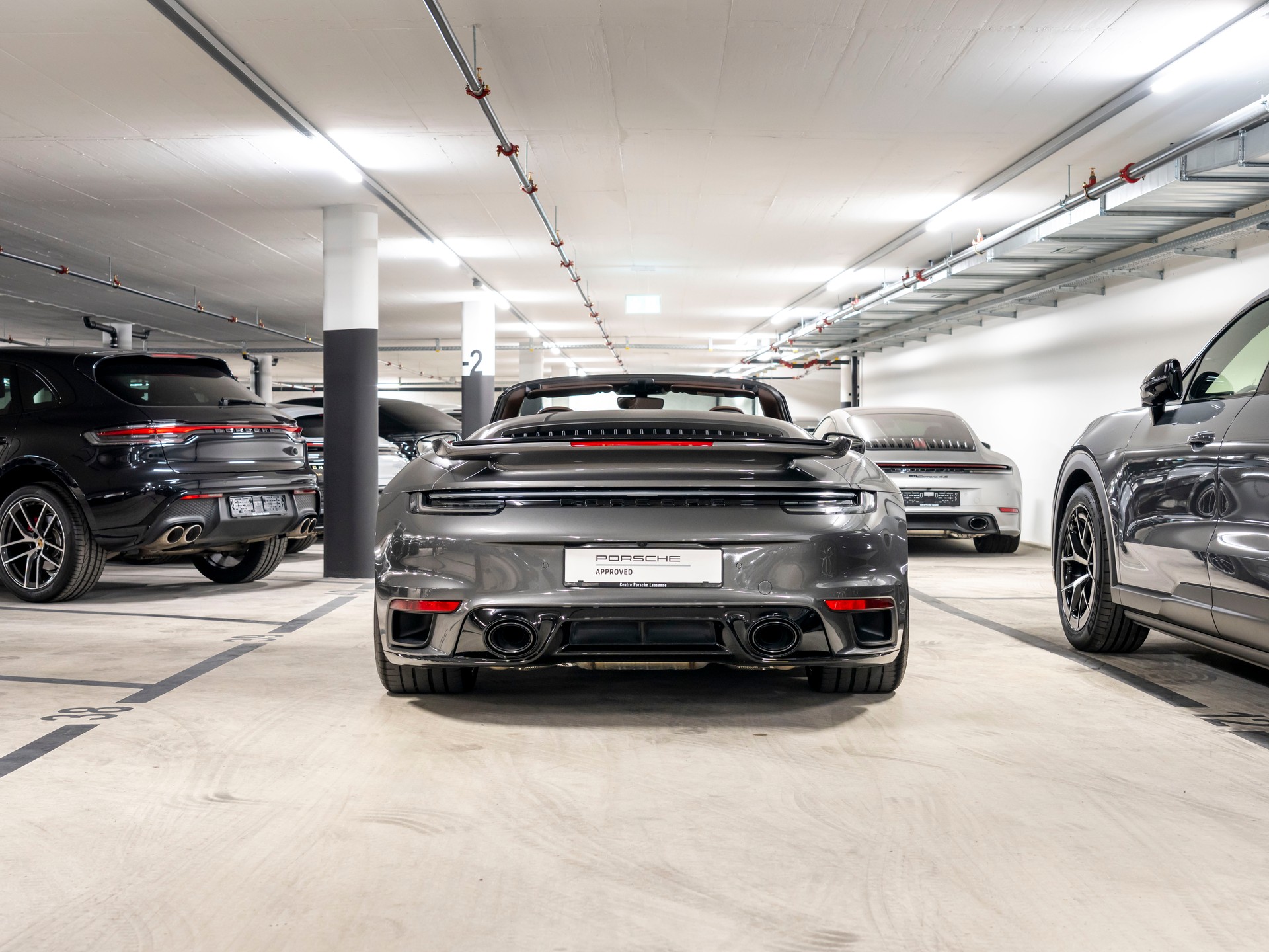 PORSCHE 911 Turbo S Cabriolet PDK-image-29