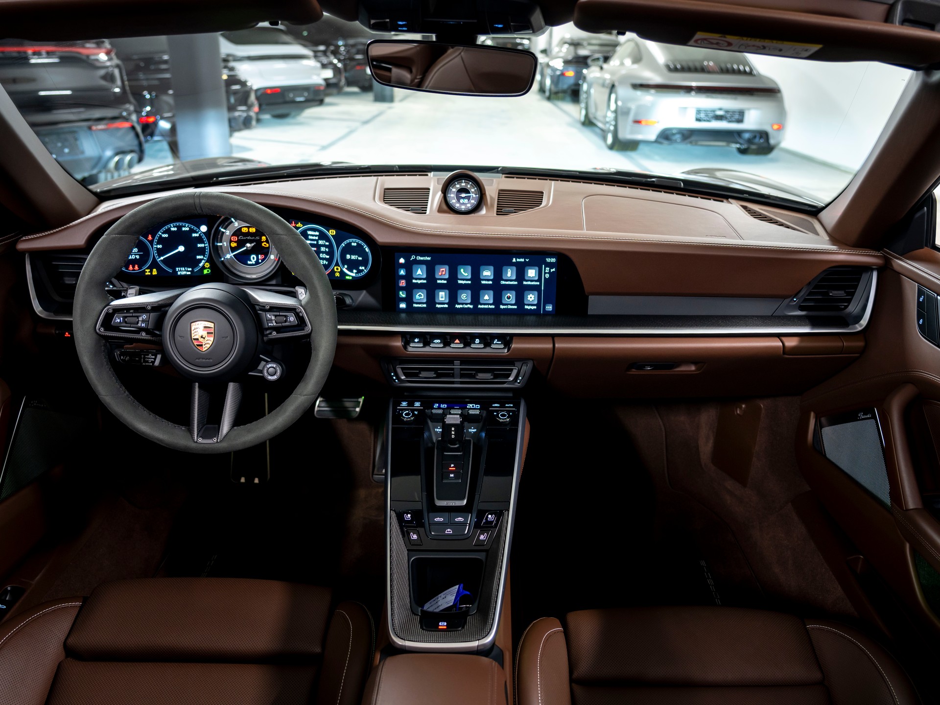 PORSCHE 911 Turbo S Cabriolet PDK-image-24