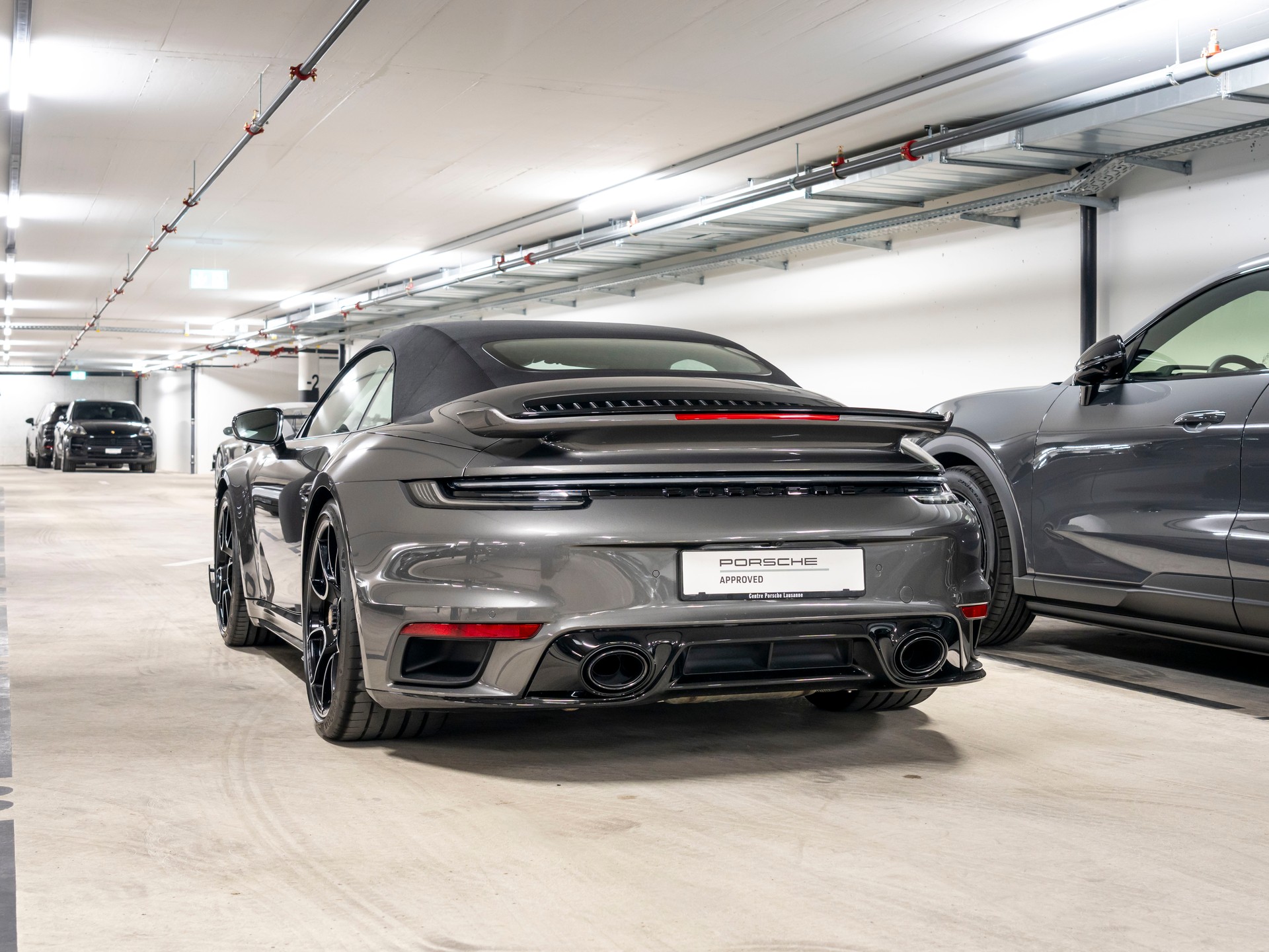 PORSCHE 911 Turbo S Cabriolet PDK-image-2