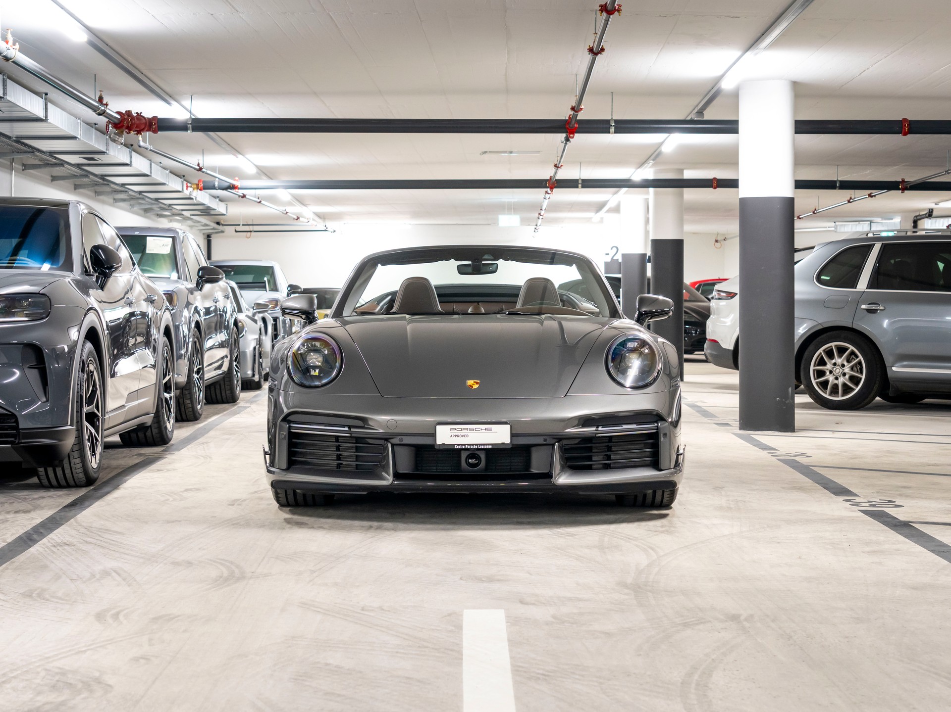 PORSCHE 911 Turbo S Cabriolet PDK-image-28