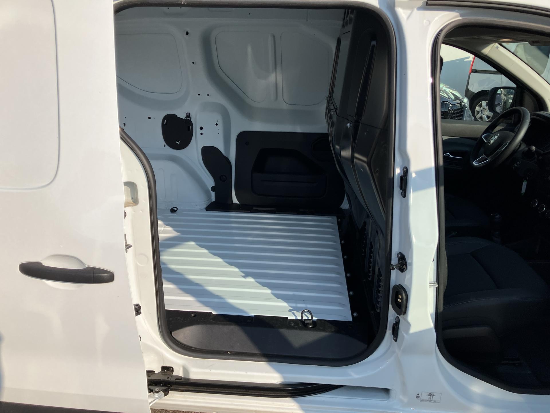 RENAULT Express 1.3TCe 100 PF Advance-image-19