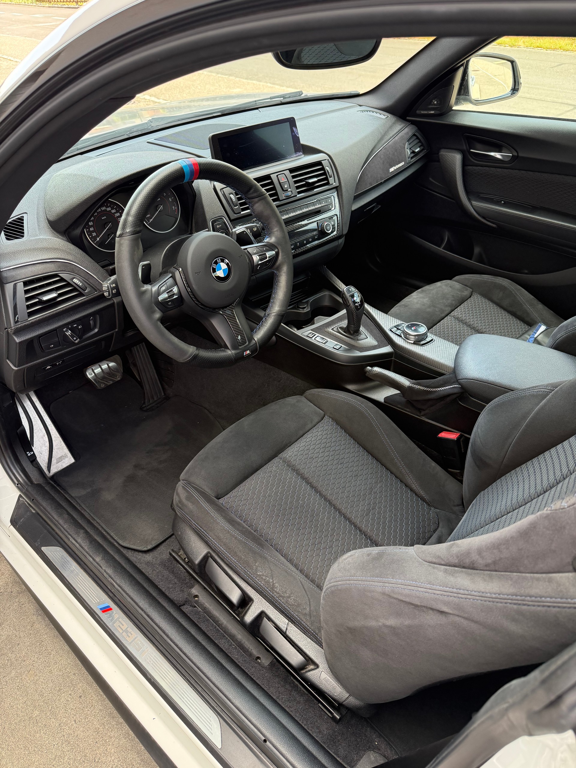 BMW M235i xDrive Steptronic-image-11