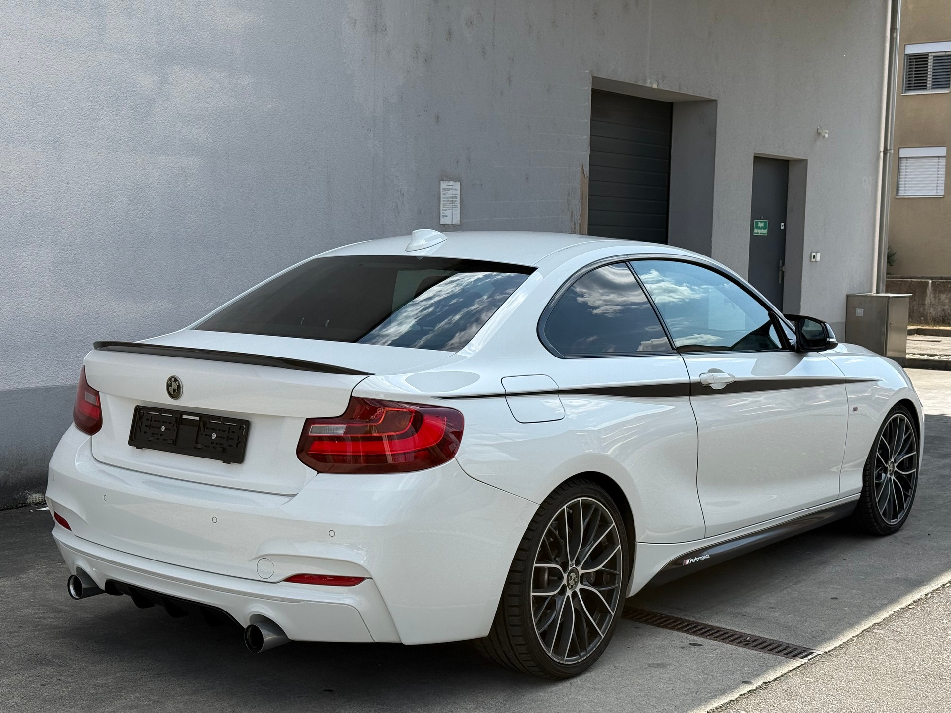BMW M235i xDrive Steptronic-image-7
