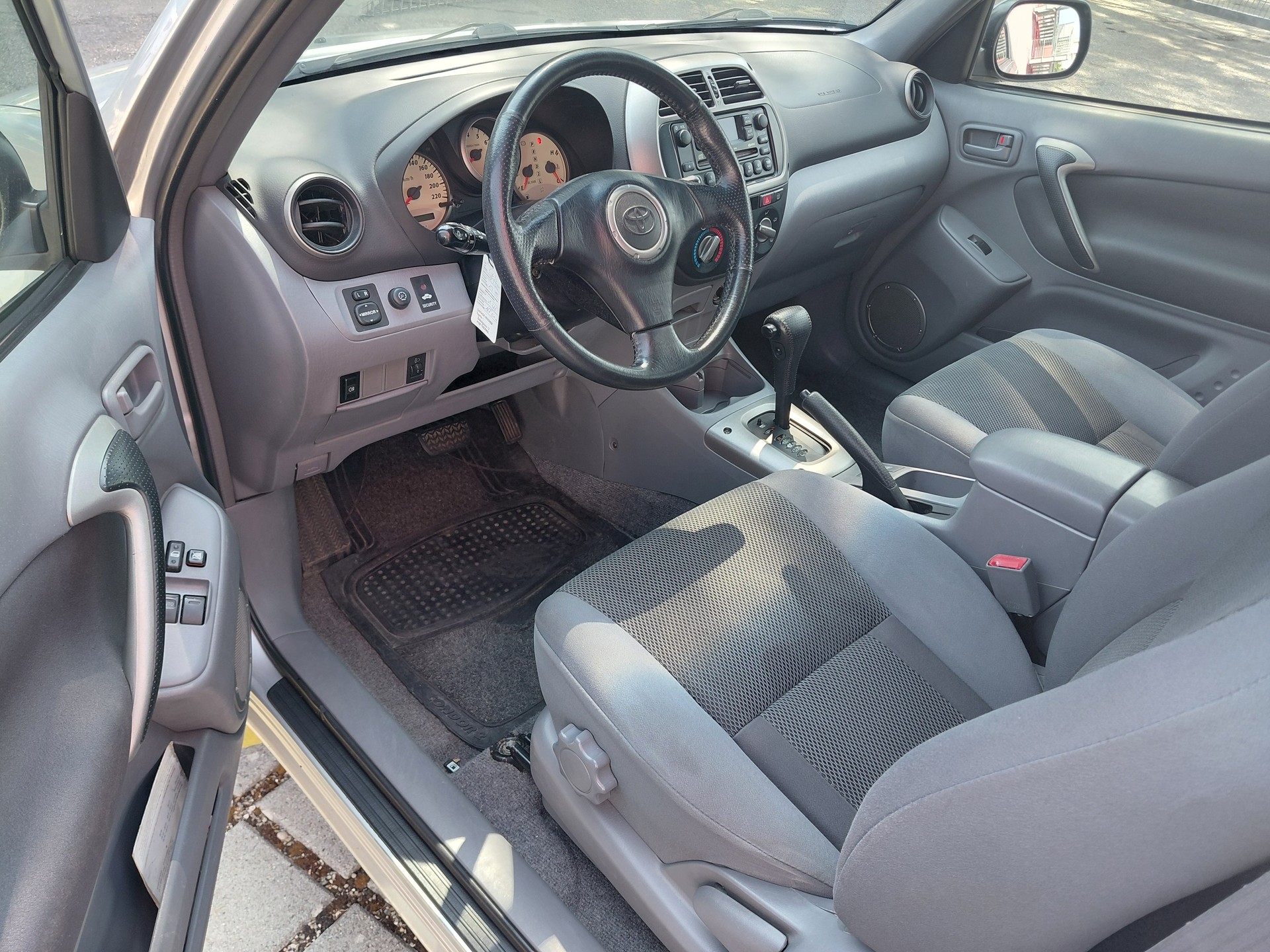 TOYOTA RAV-4 2.0 16V Mountain-image-10