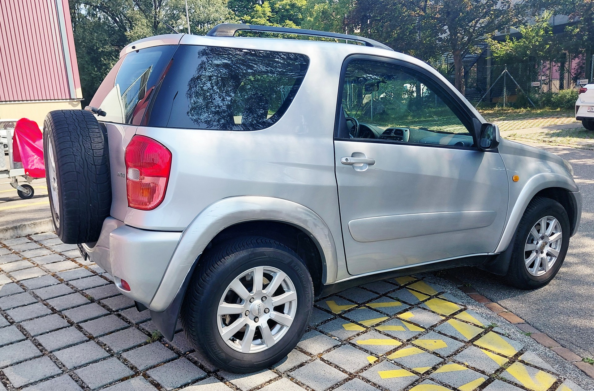TOYOTA RAV-4 2.0 16V Mountain-image-3