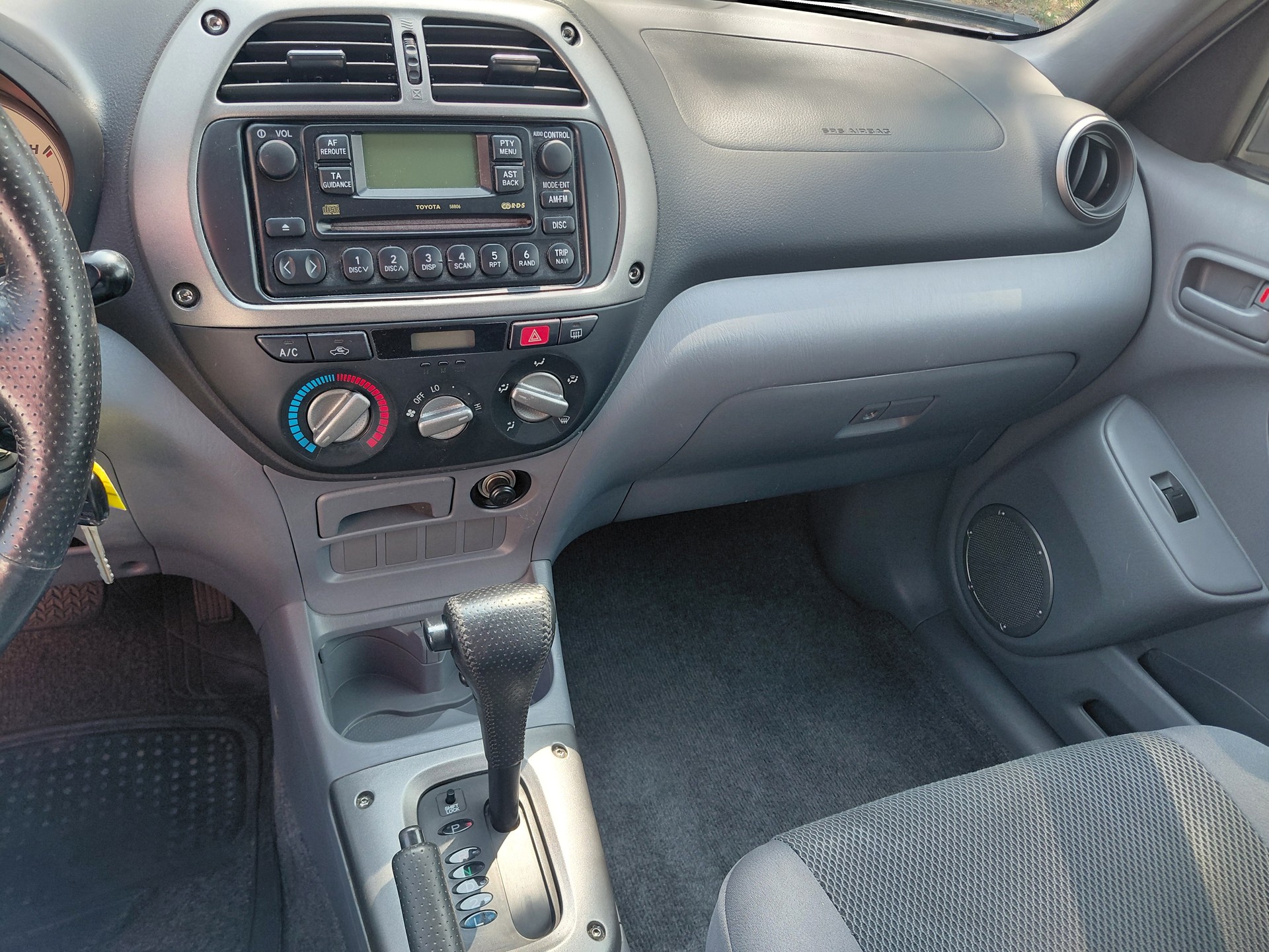 TOYOTA RAV-4 2.0 16V Mountain-image-9