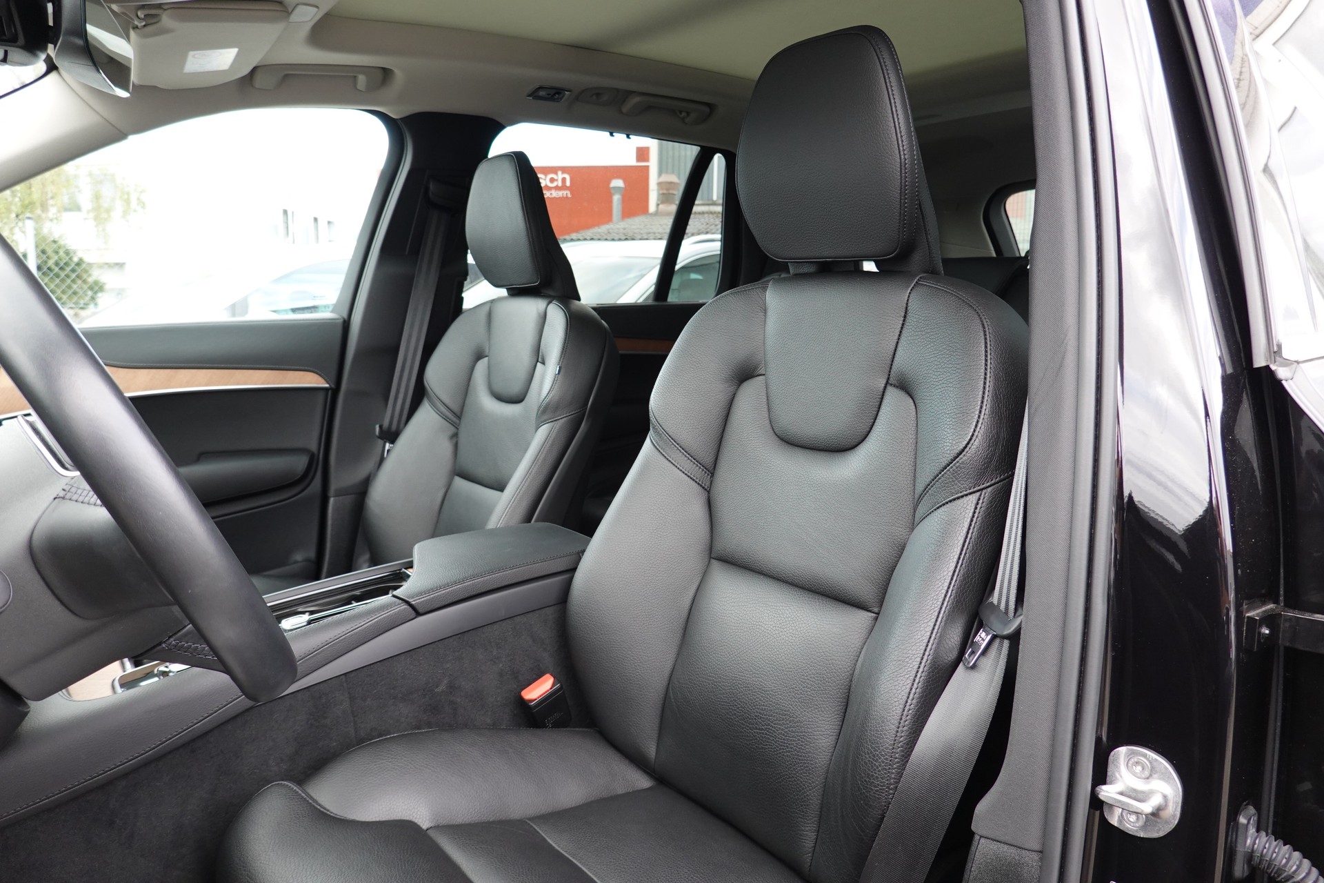 VOLVO XC90 B5 - DIESEL MILD HYBRID - AWD - "INSCRIPTION" - GEARTRONIC - 235 PS-image-12